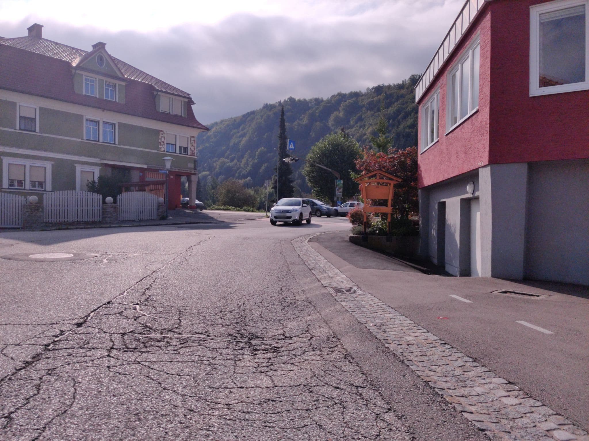 Street view near WALLNERWIRT-Restaurant, Arnoldstein — © aceini (CC BY-SA · Mapillary)