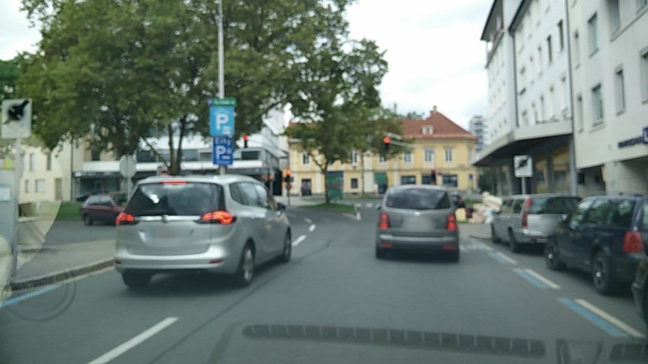 Street view near Gasthaus Hudelist, Völkermarkter Vorstadt — © bellazambo (CC BY-SA · Mapillary)