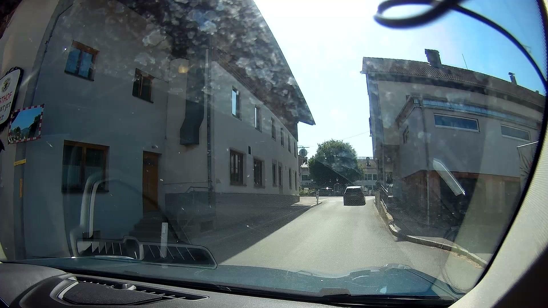 Street view near Gasthaus Schwarzer Adler, Vils — © micmin1972 (CC BY-SA · Mapillary)