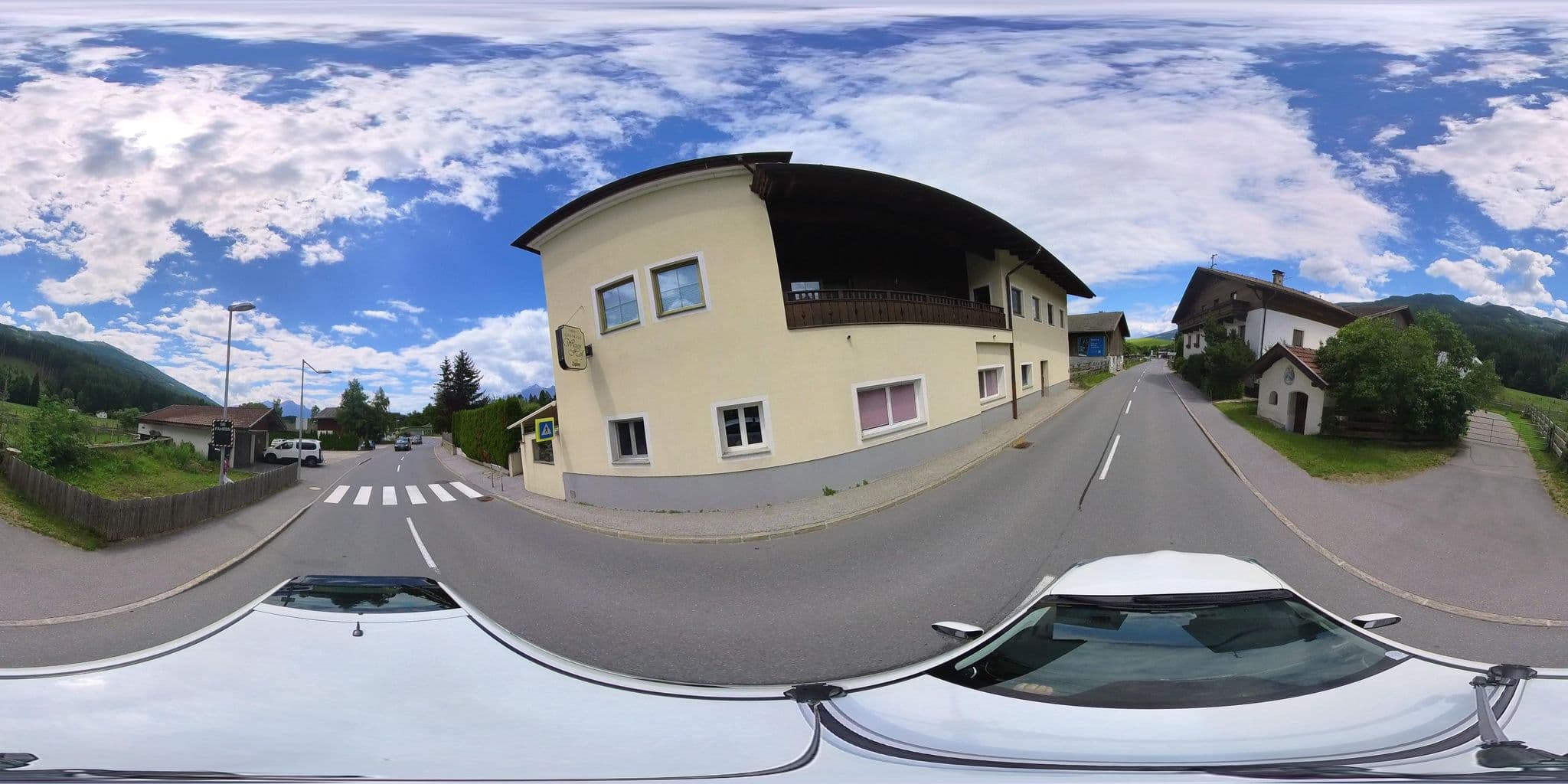 Street view near Gasthof Wiesenhof, Rinn — © osmplus_org (CC BY-SA · Mapillary)