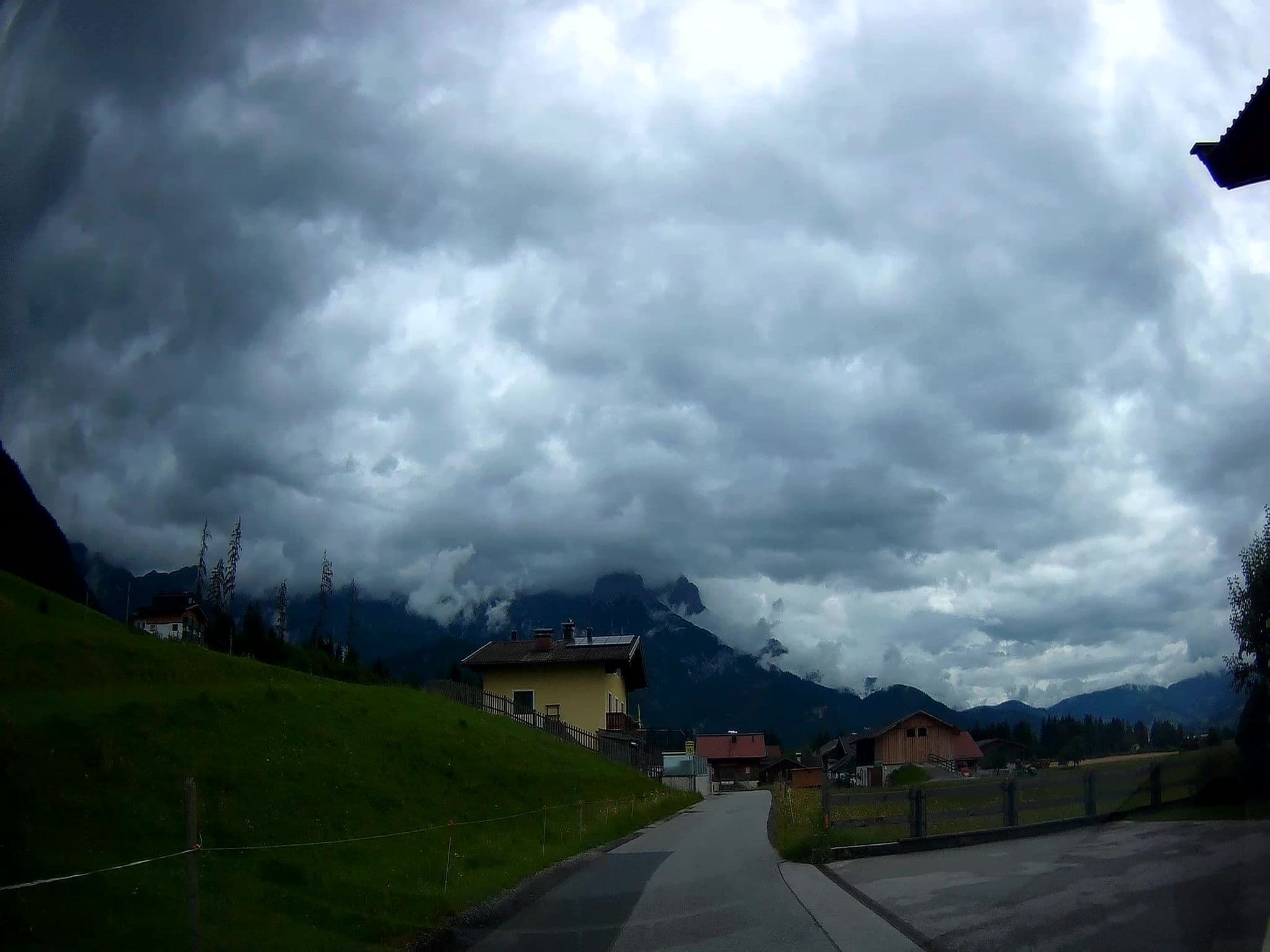 Street view near Rosmarie Hirschbichler, Saalfelden am Steinernen Meer — © fuchserl (CC BY-SA · Mapillary)