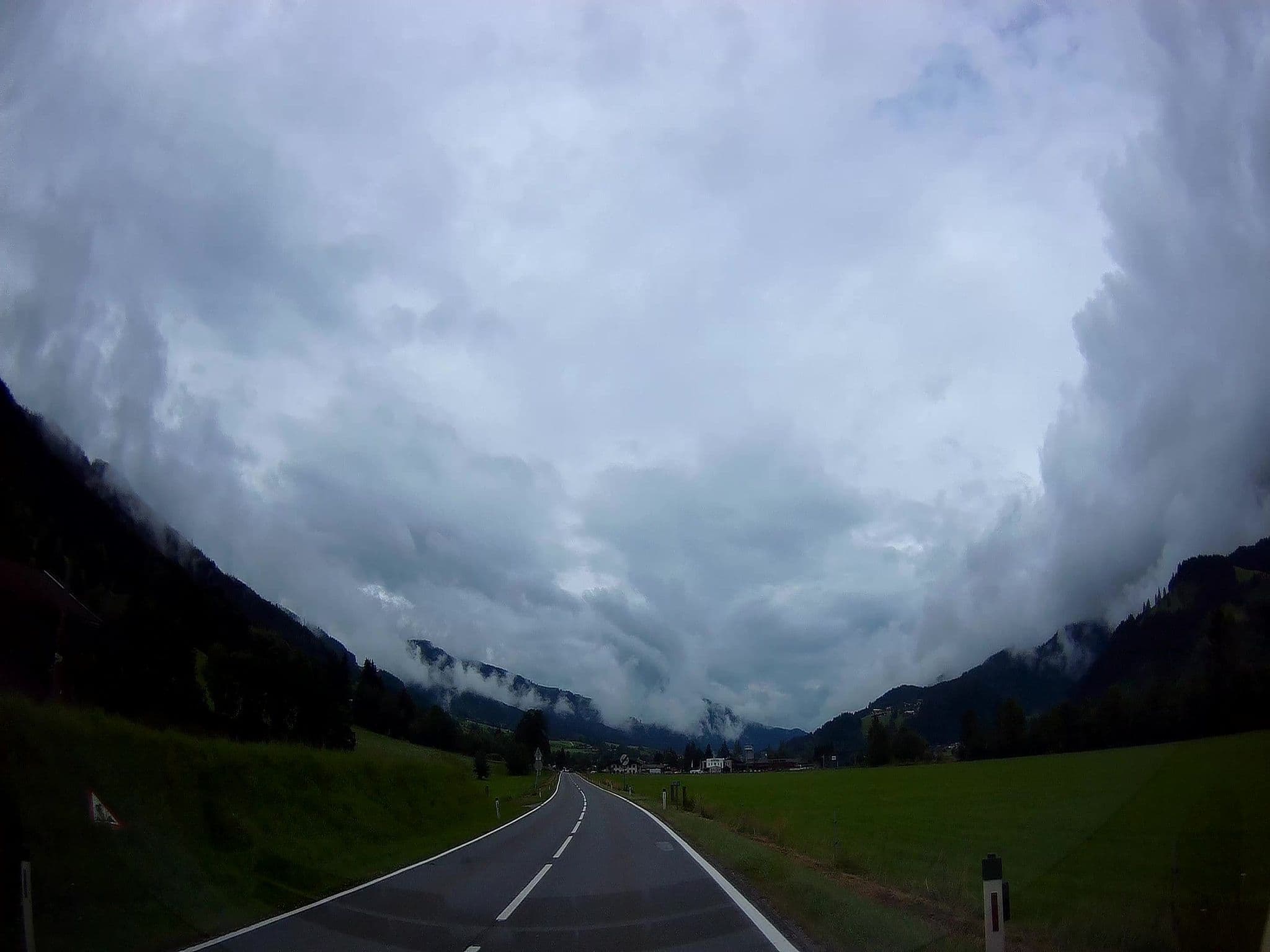 Street view near Bauernhof Grieslehen, Saalfelden am Steinernen Meer — © fuchserl (CC BY-SA · Mapillary)