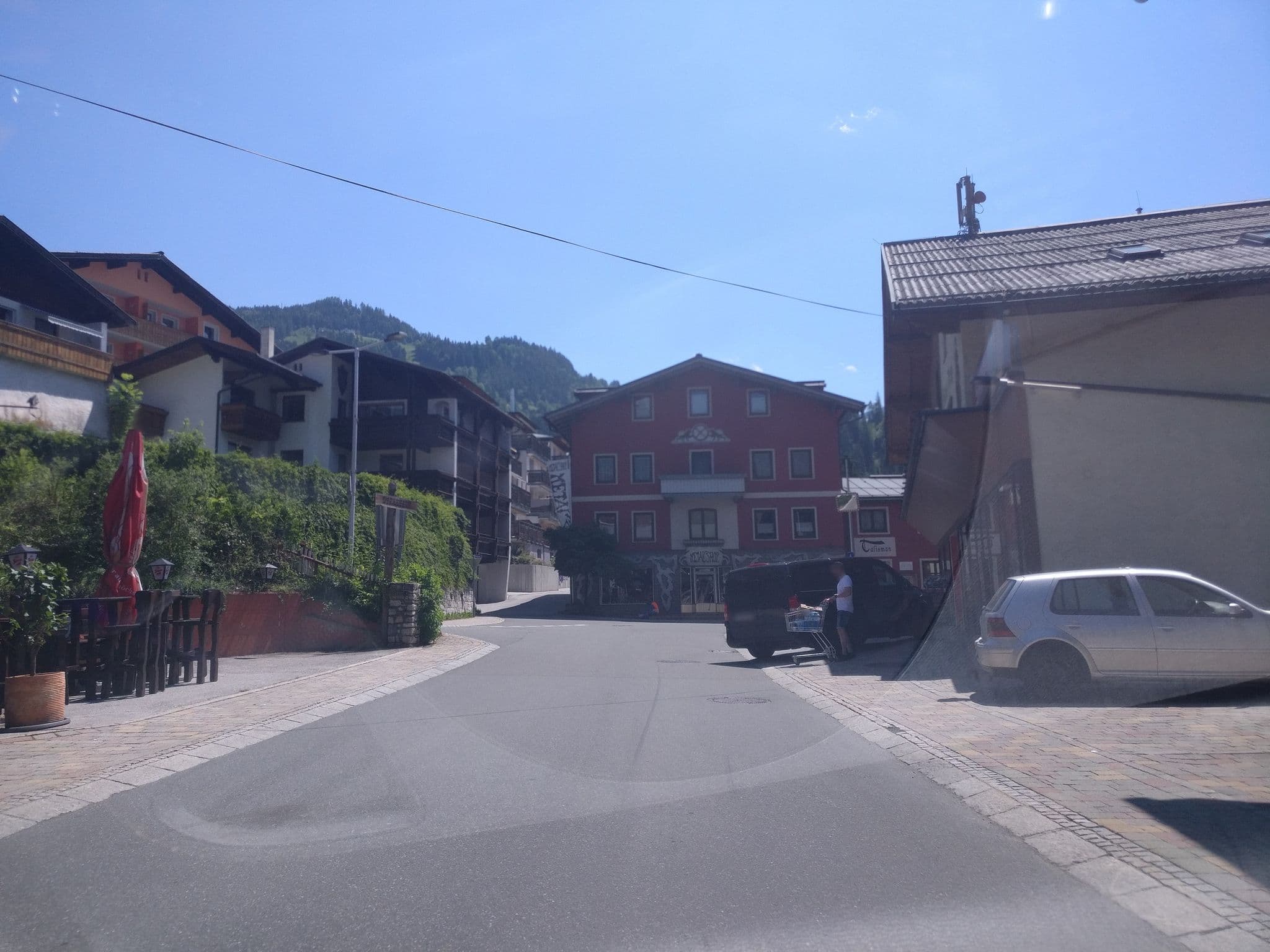 Street view near Pension Monika, Sankt Johann im Pongau — © map_hard (CC BY-SA · Mapillary)