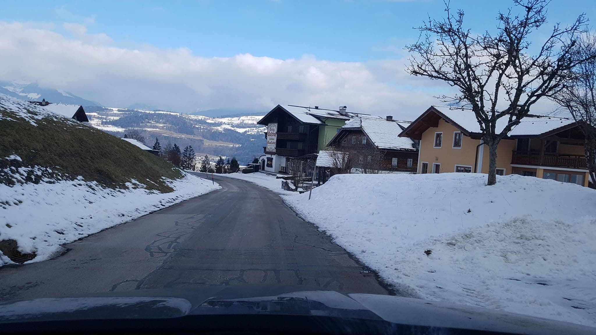 Street view near Bauernhof Fam Spring, Kuchl — © schermy_at (CC BY-SA · Mapillary)