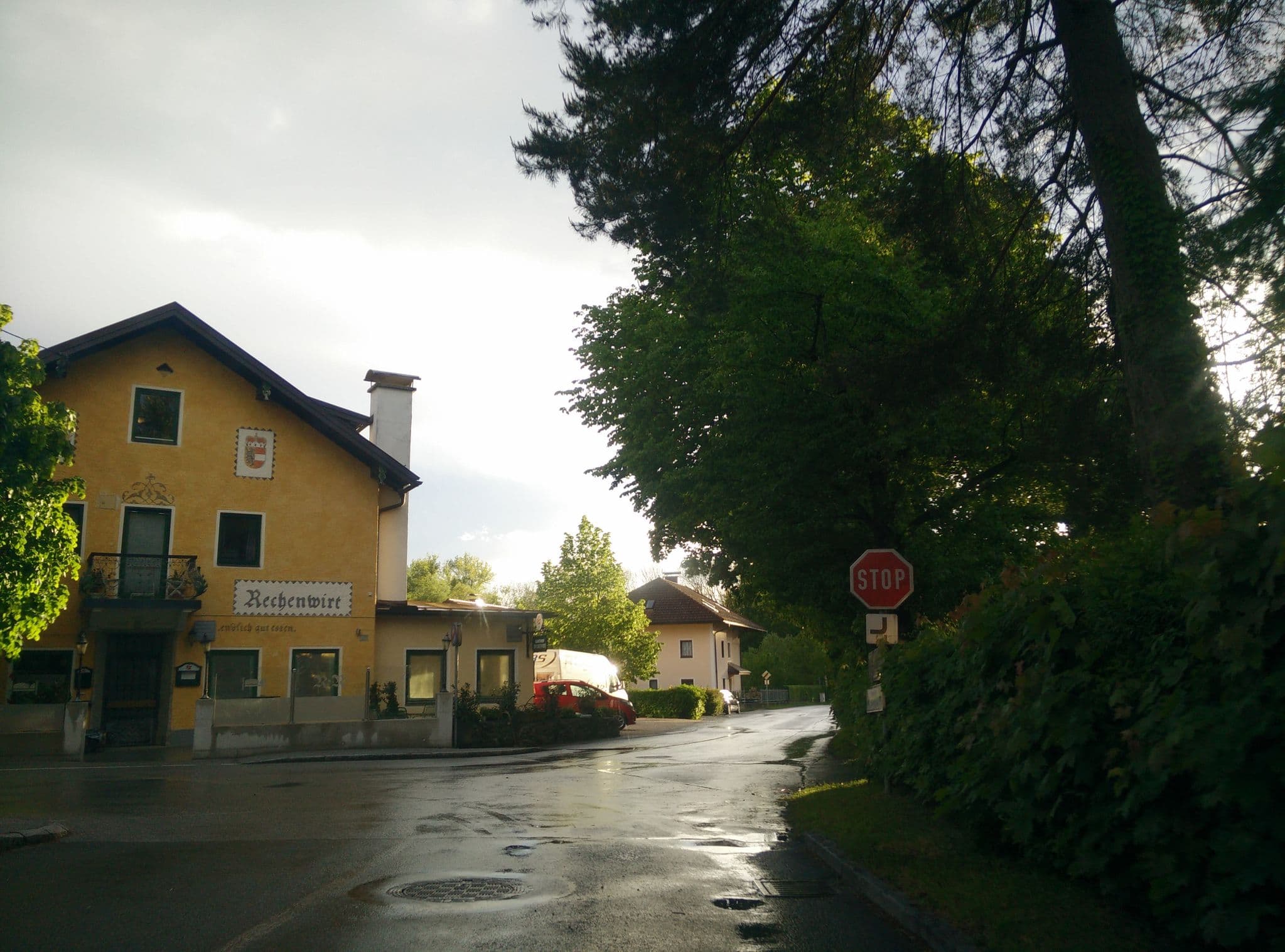 Street view near Landgasthof Rechenwirt, Elsbethen — © knjegi (CC BY-SA · Mapillary)