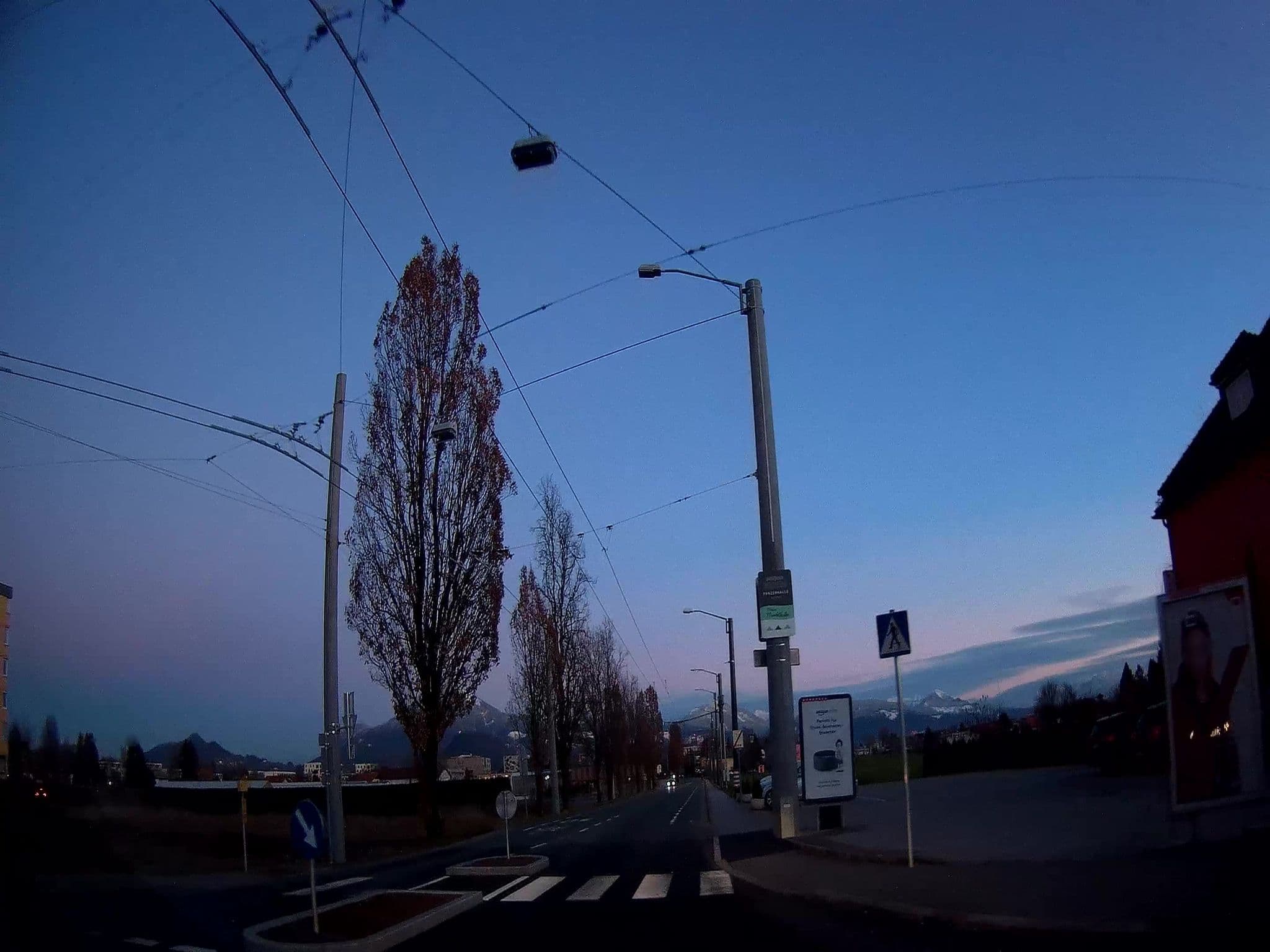 Street view near Lilienhof Hotel Salzburg, Siezenheim — © fuchserl (CC BY-SA · Mapillary)