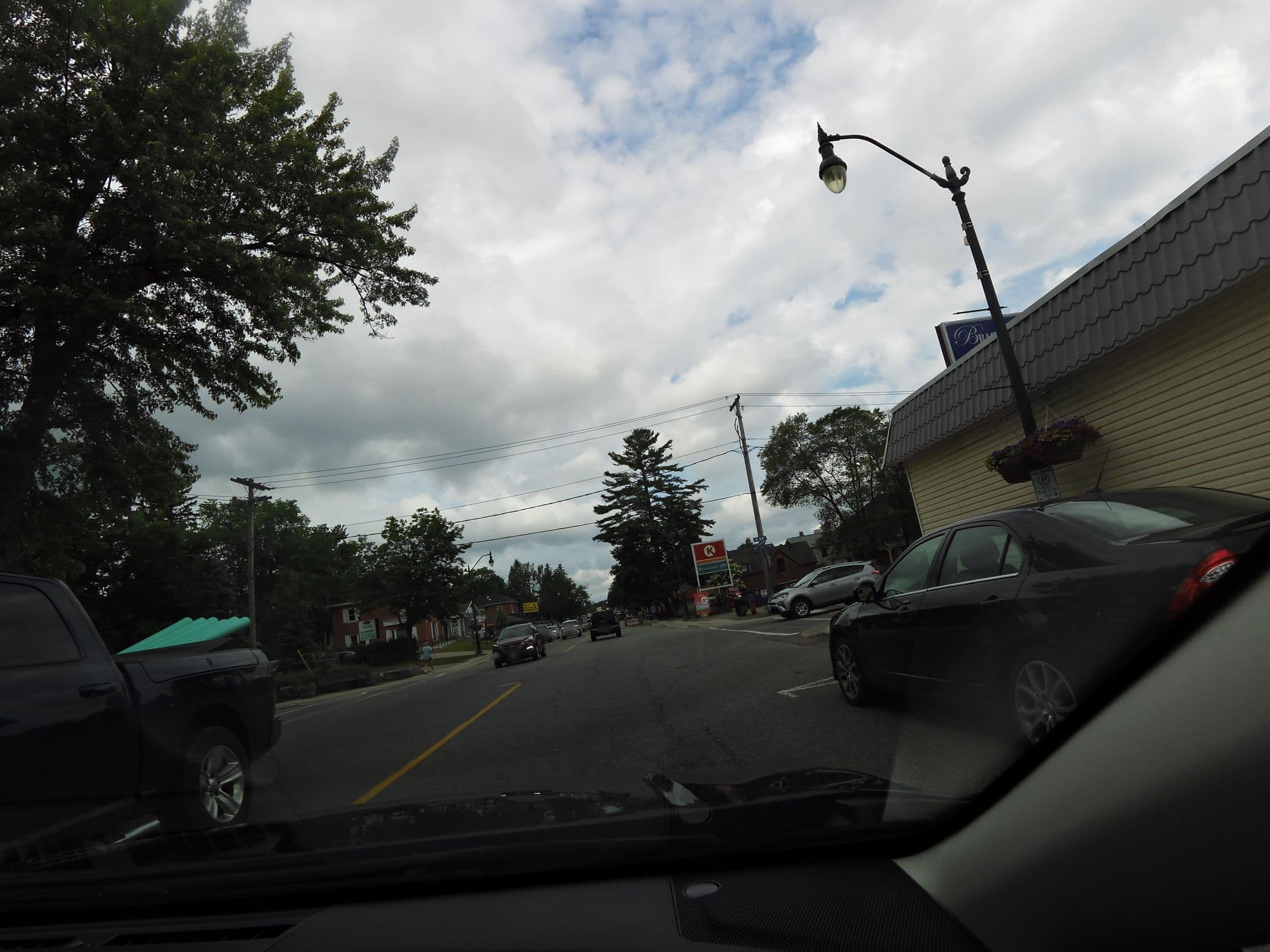 Street view near Bracebridge Inn, Bracebridge — © kevo (CC BY-SA · Mapillary)