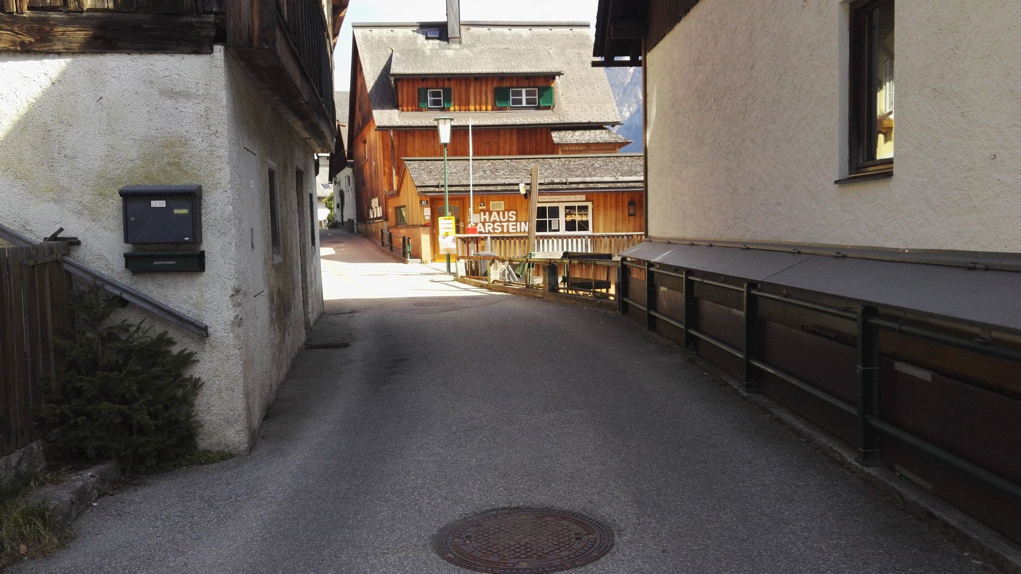 Street view near Pension Sarstein, Gosau — © aceini (CC BY-SA · Mapillary)