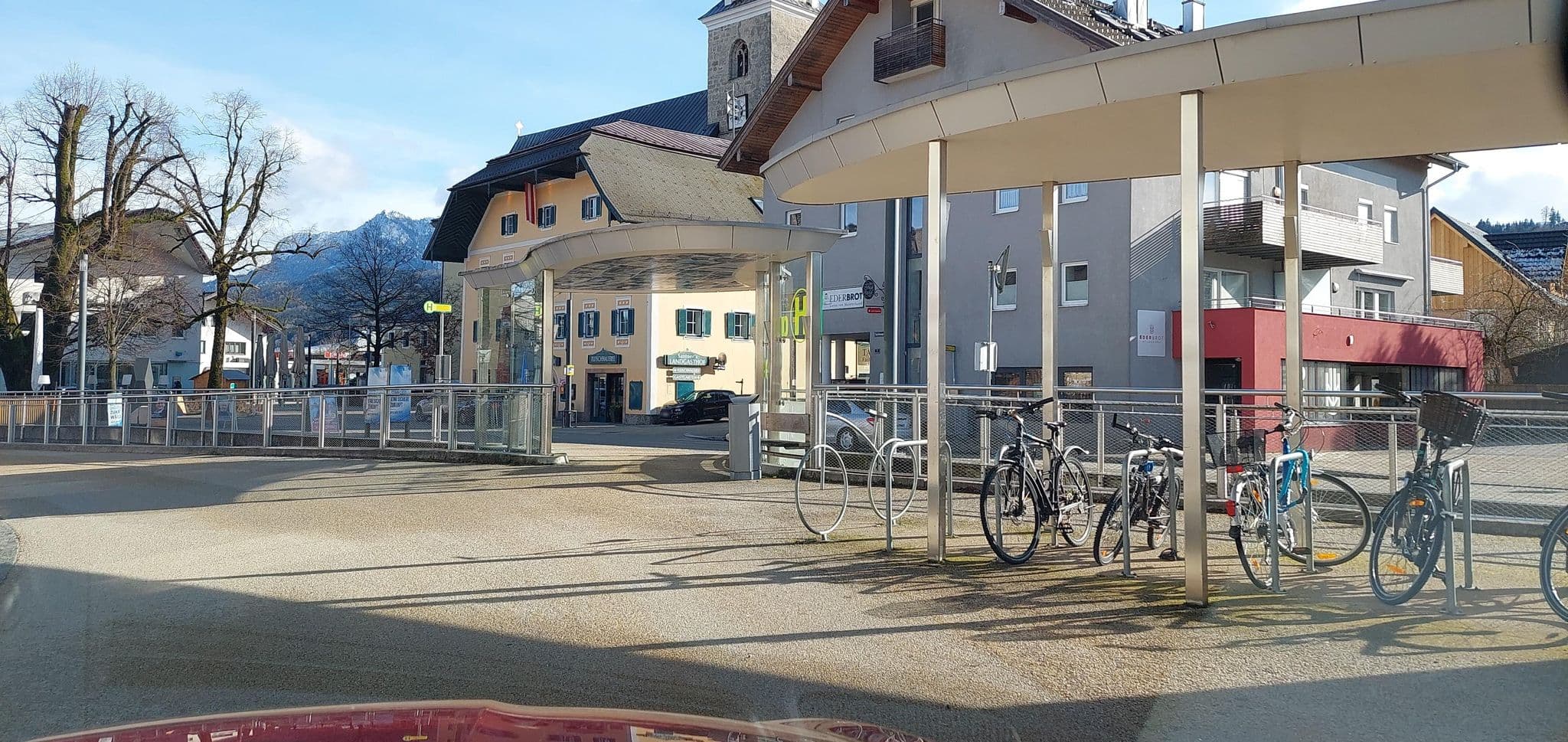 Street view near Gasthof Hiaslwirt, Thalgau — © gzin (CC BY-SA · Mapillary)
