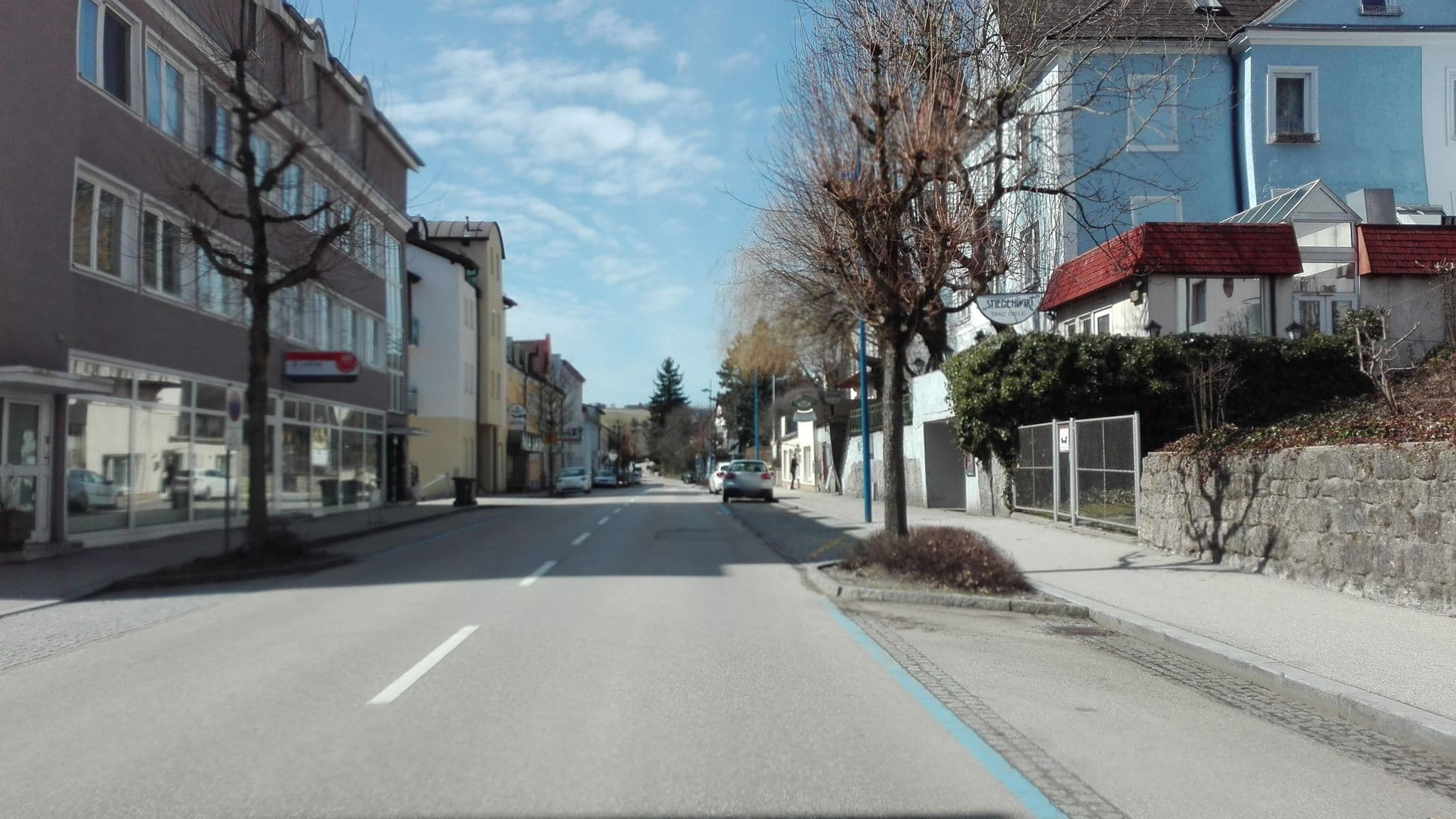 Street view near Stiegenwirt - Fam Fromhund, Bad Schallerbach — © suriv (CC BY-SA · Mapillary)