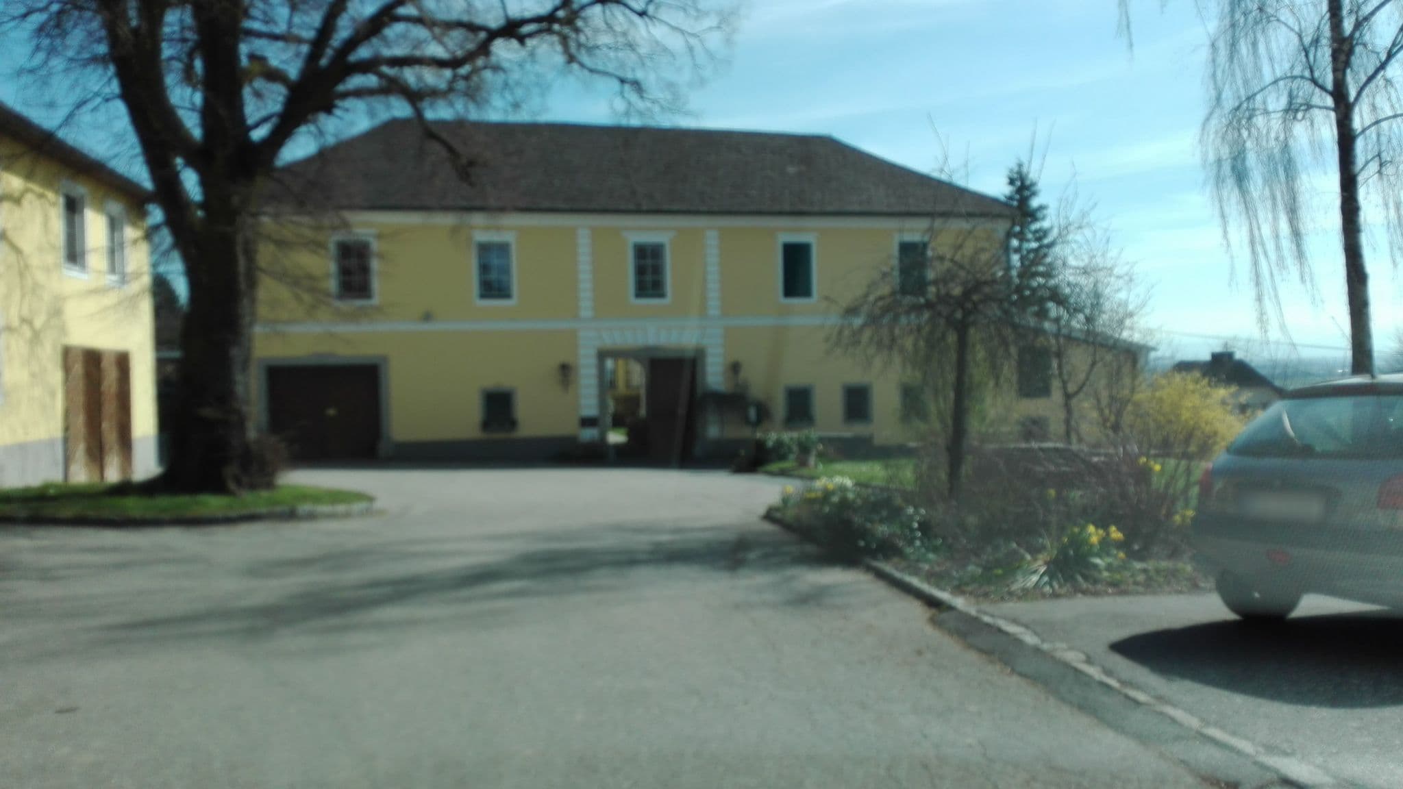Street view near Frühstückspension Weindlhof, Ufer — © suriv (CC BY-SA · Mapillary)