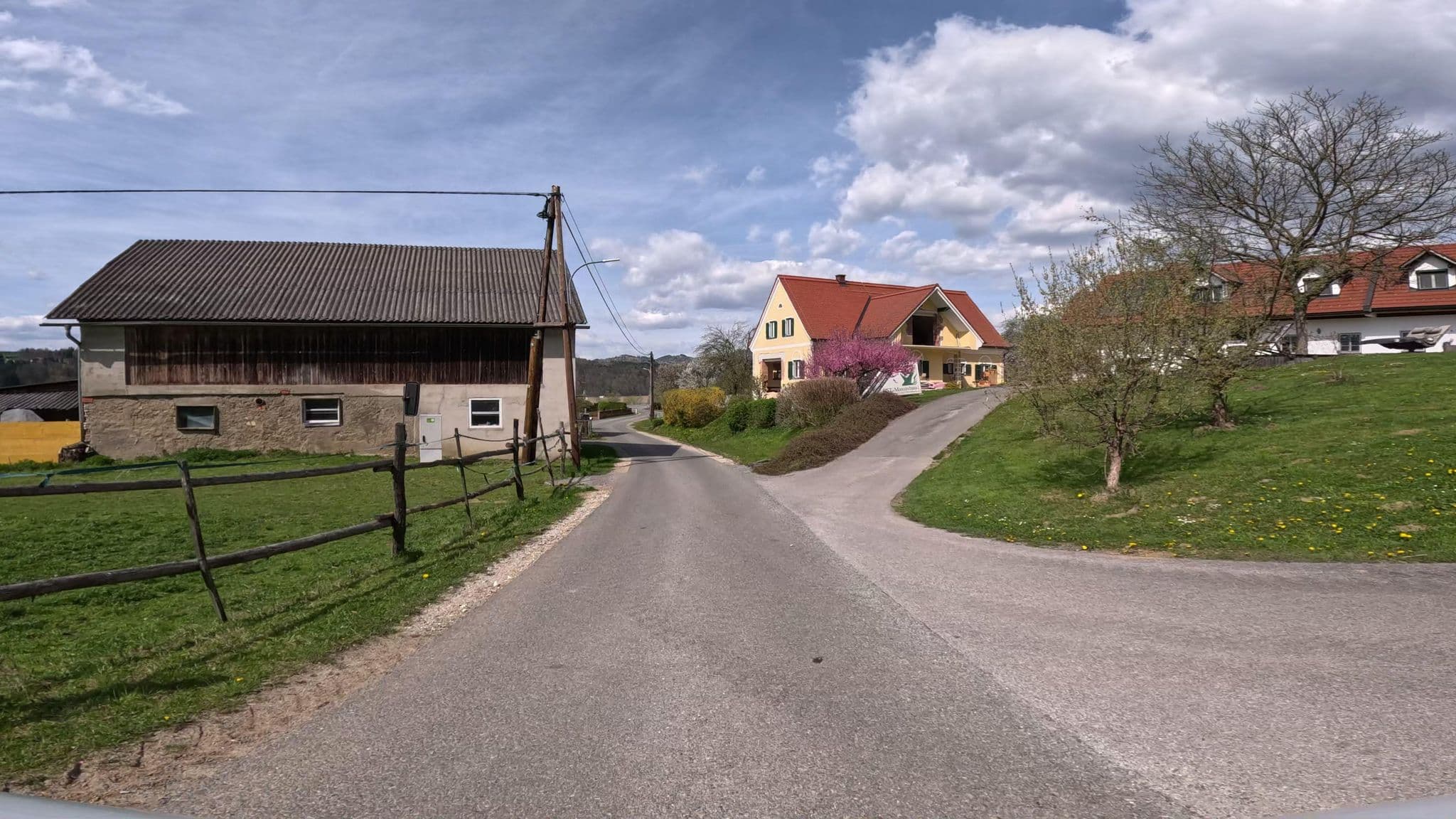 Street view near Bauernhof Strablegg, Gleinstätten — © djpixel (CC BY-SA · Mapillary)
