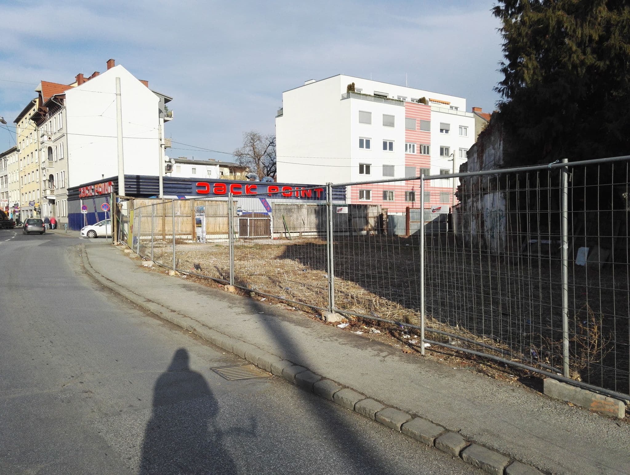 Street view near Gasthaus Karlauerstüberl, Gries — © aceini (CC BY-SA · Mapillary)