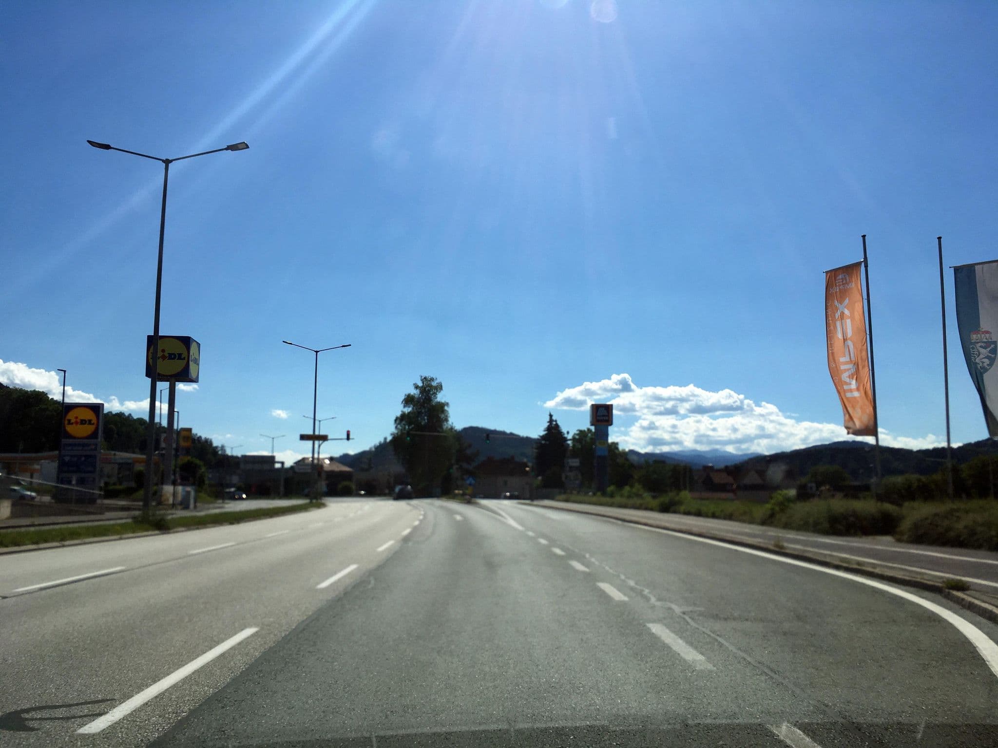 Street view near Hotel Brueckl Wirt, Leoben — © istefanos (CC BY-SA · Mapillary)