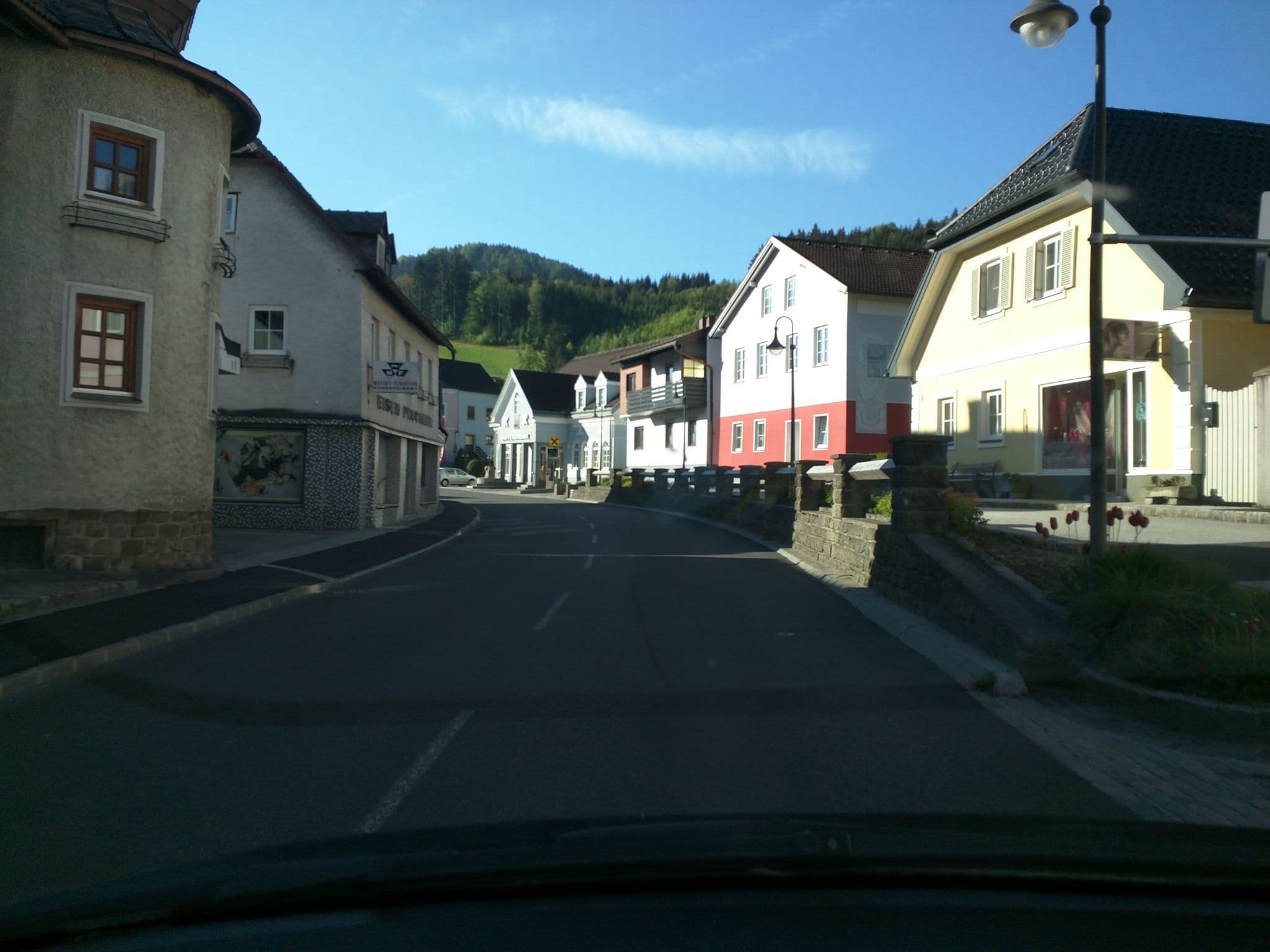 Street view near Randegger-Wirt, Gresten — © schu_r (CC BY-SA · Mapillary)