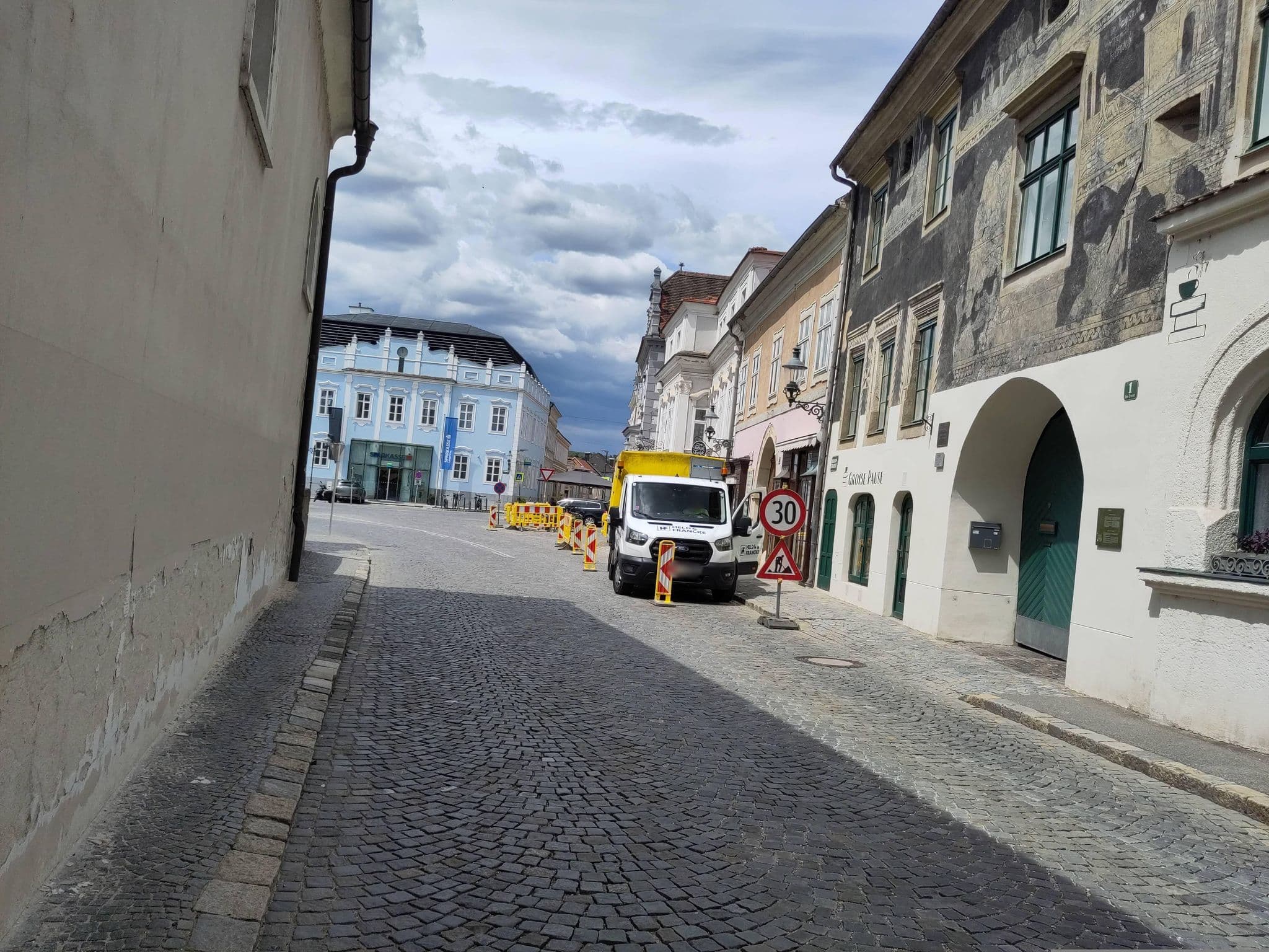 Street view near Weingartner Marianne, Langenlois — © consens_verkehrsplanung (CC BY-SA · Mapillary)
