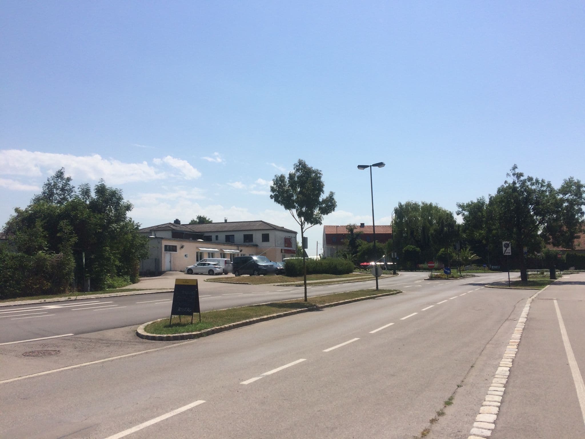 Street view near Design Hotel Roemerhof, Tulln — © rufus1295 (CC BY-SA · Mapillary)