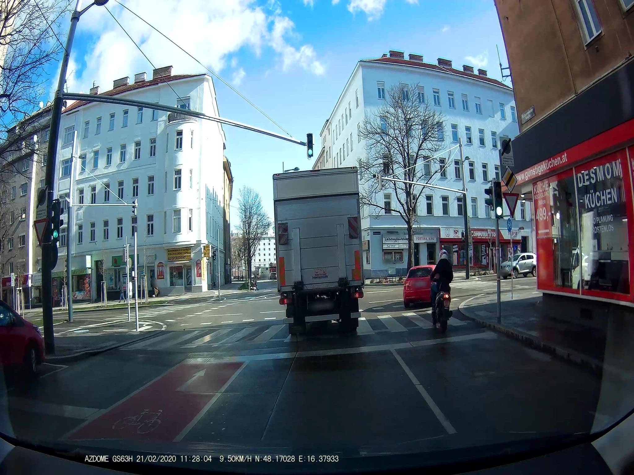 Street view near Miretinsky, Favoriten — © stefan147 (CC BY-SA · Mapillary)