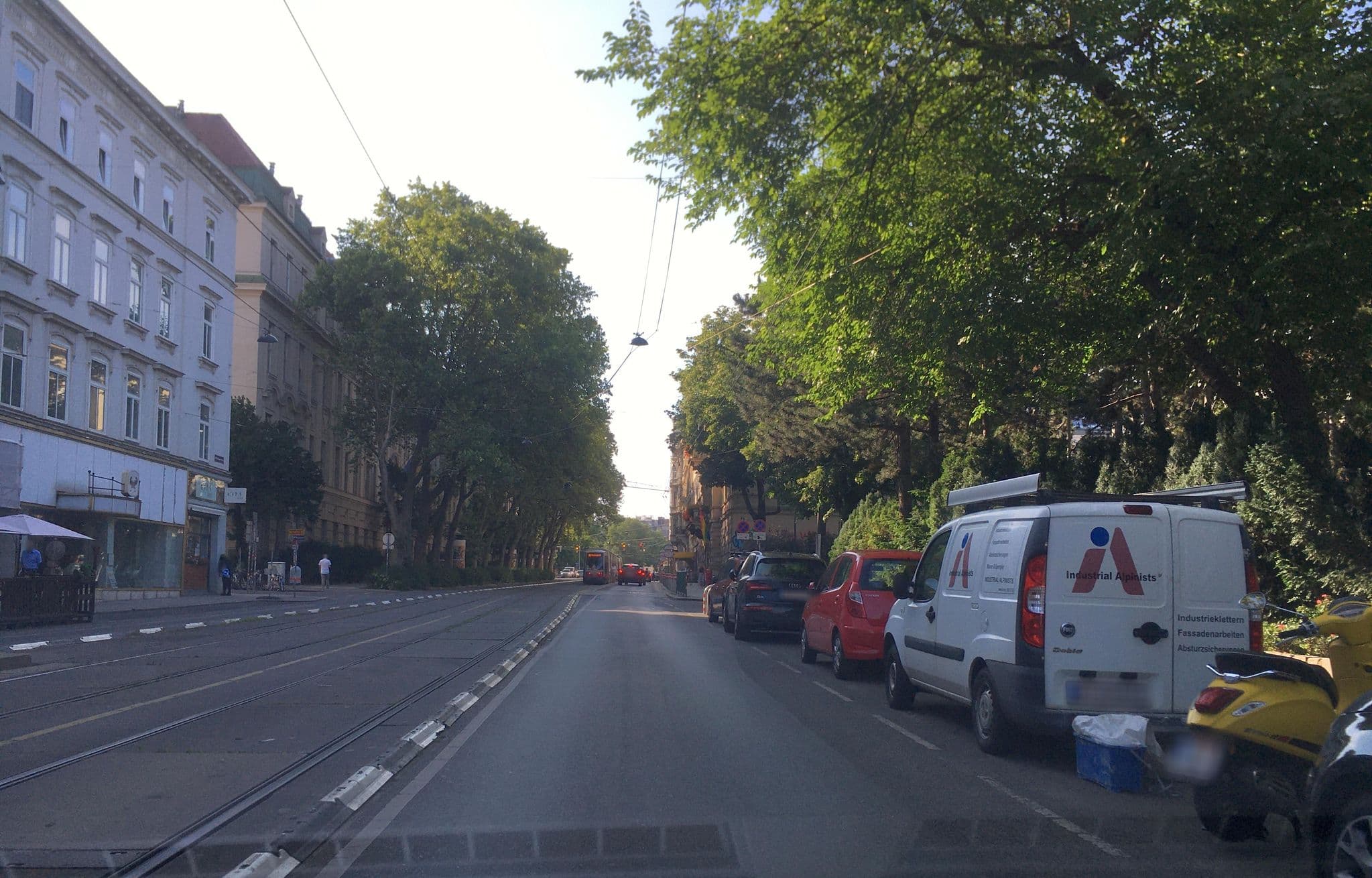 Street view near Vienna Apartment Wahringerstrasse, Alsergrund — © istefanos (CC BY-SA · Mapillary)
