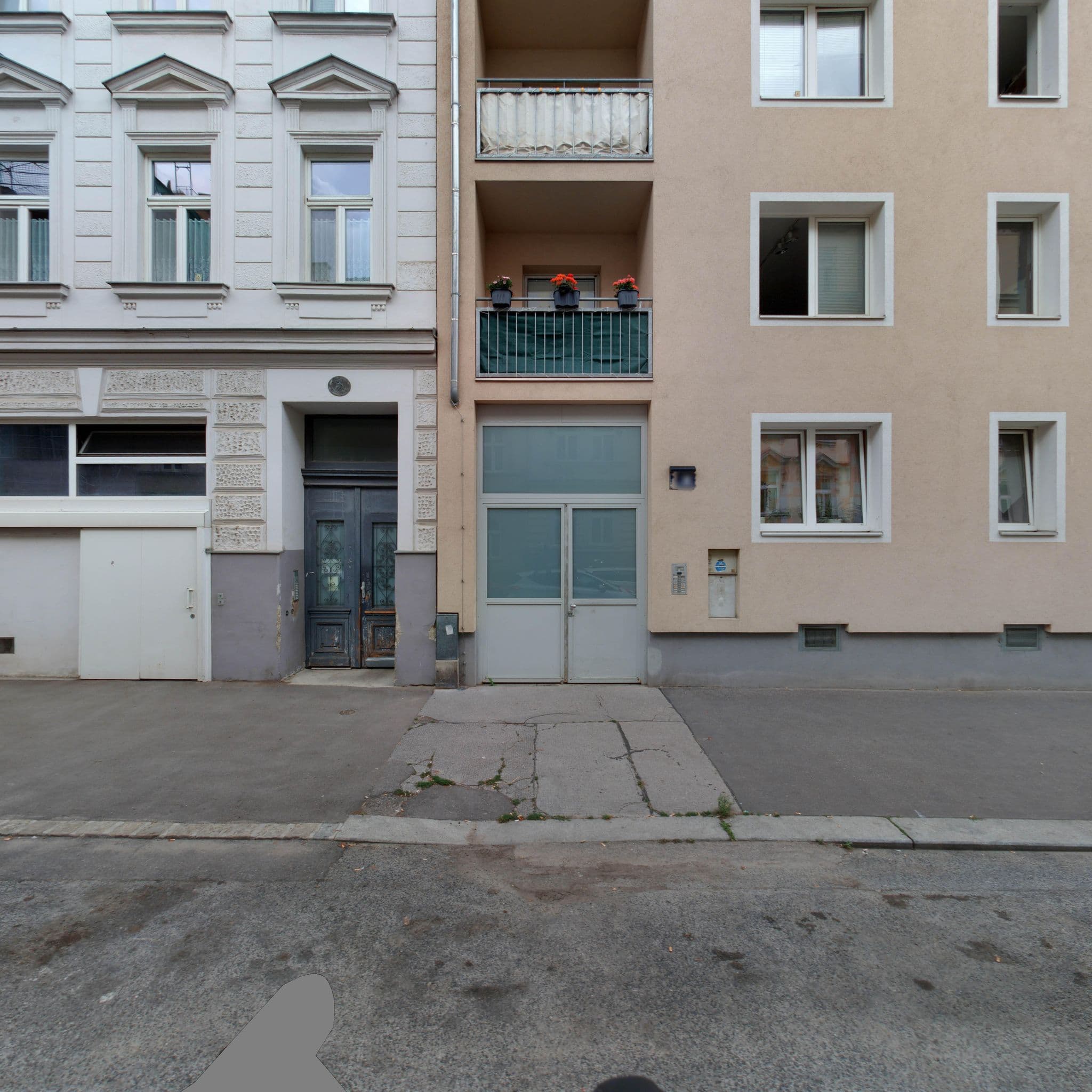 Street view near Amelie Apartment Hotel Vienna, Simmering — © eliasgander (CC BY-SA · Mapillary)