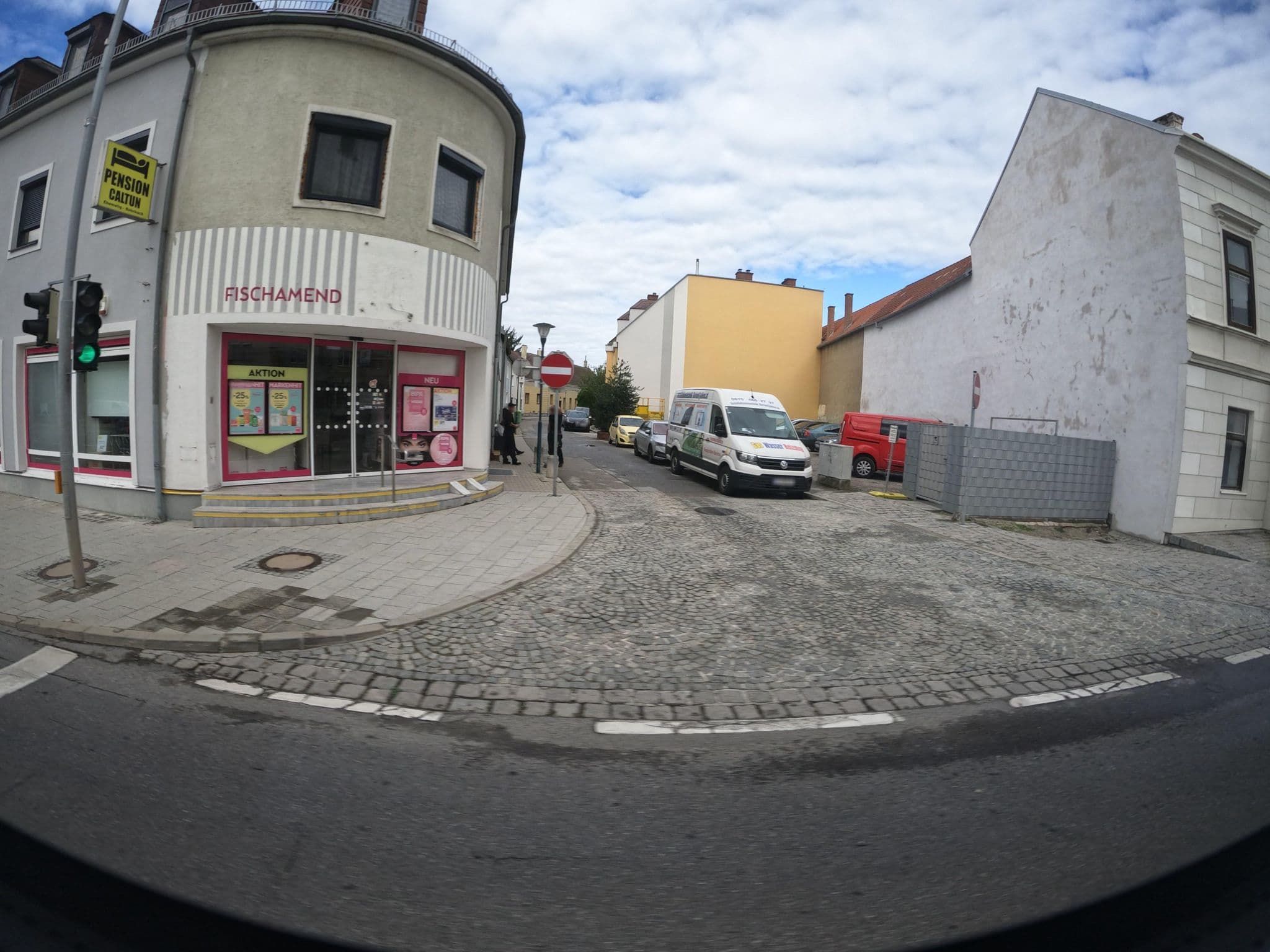 Street view near Annemarie Rohrbach, Fischamend — © erias (CC BY-SA · Mapillary)