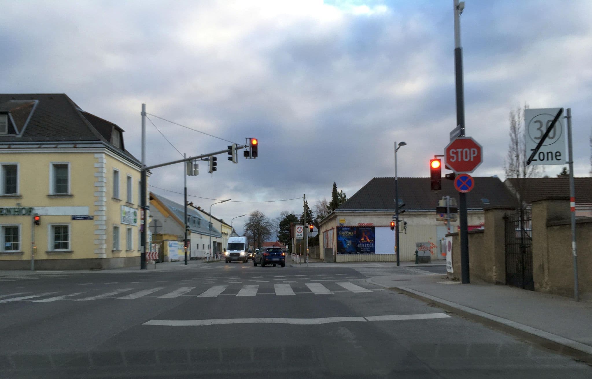 Street view near Gasthof Lindenhof Friedrich Kirner jun., Donaustadt — © istefanos (CC BY-SA · Mapillary)