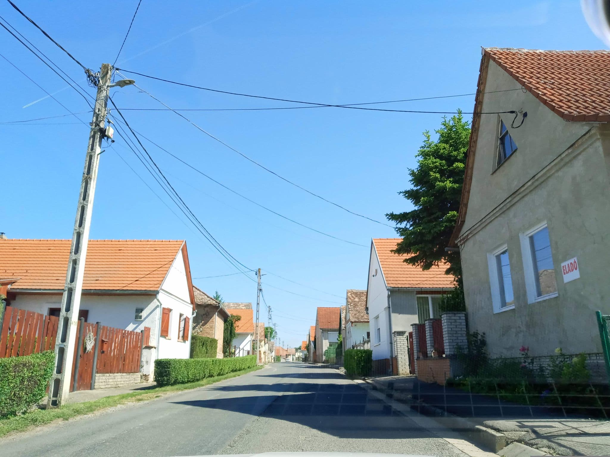 Street view near Szellő Porta, Pécsvárad — © magyarsi (CC BY-SA · Mapillary)