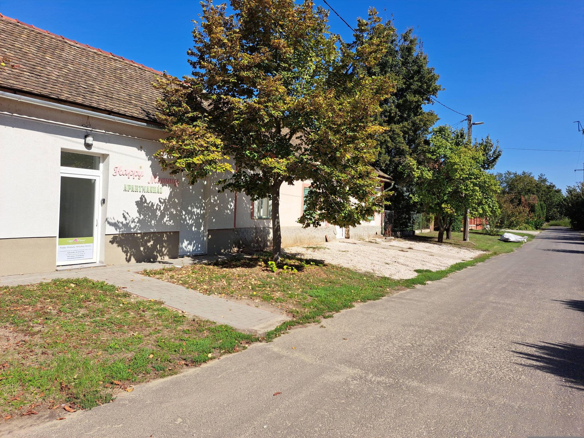 Street view near Happy Mammy Bababarát Vendégház Hűvös Gyopárosfürdő, Orosháza — © gbabmap (CC BY-SA · Mapillary)