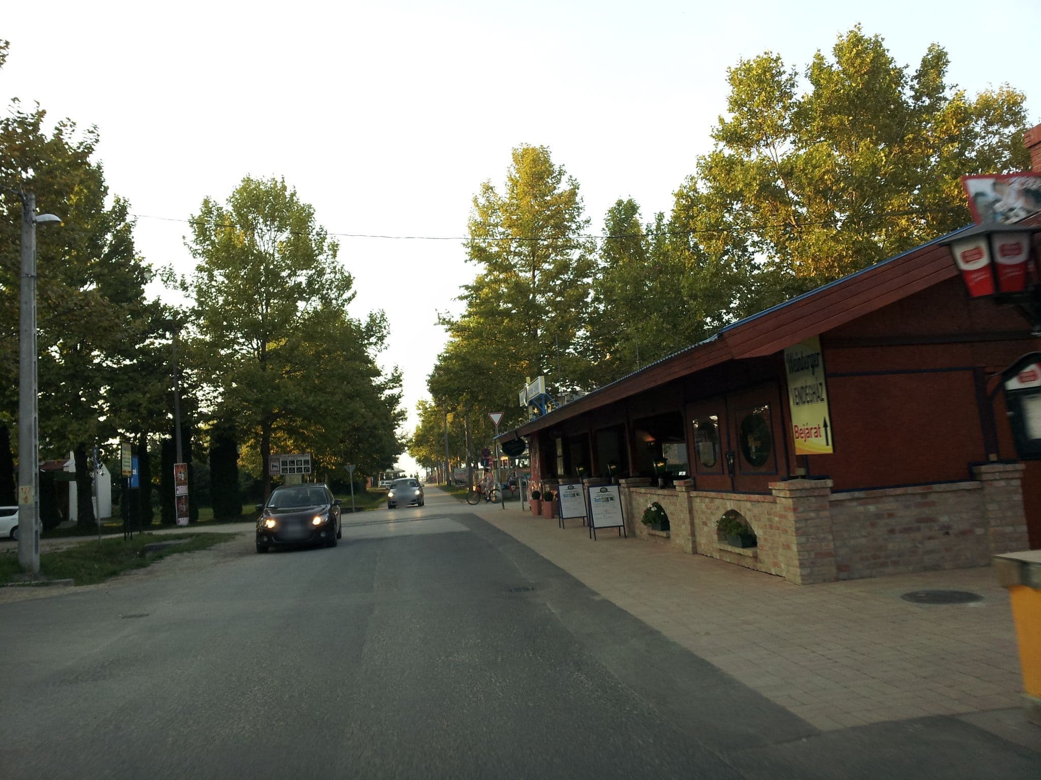 Street view near Weinberger Vendégház, Zamárdi — © kolesajr (CC BY-SA · Mapillary)