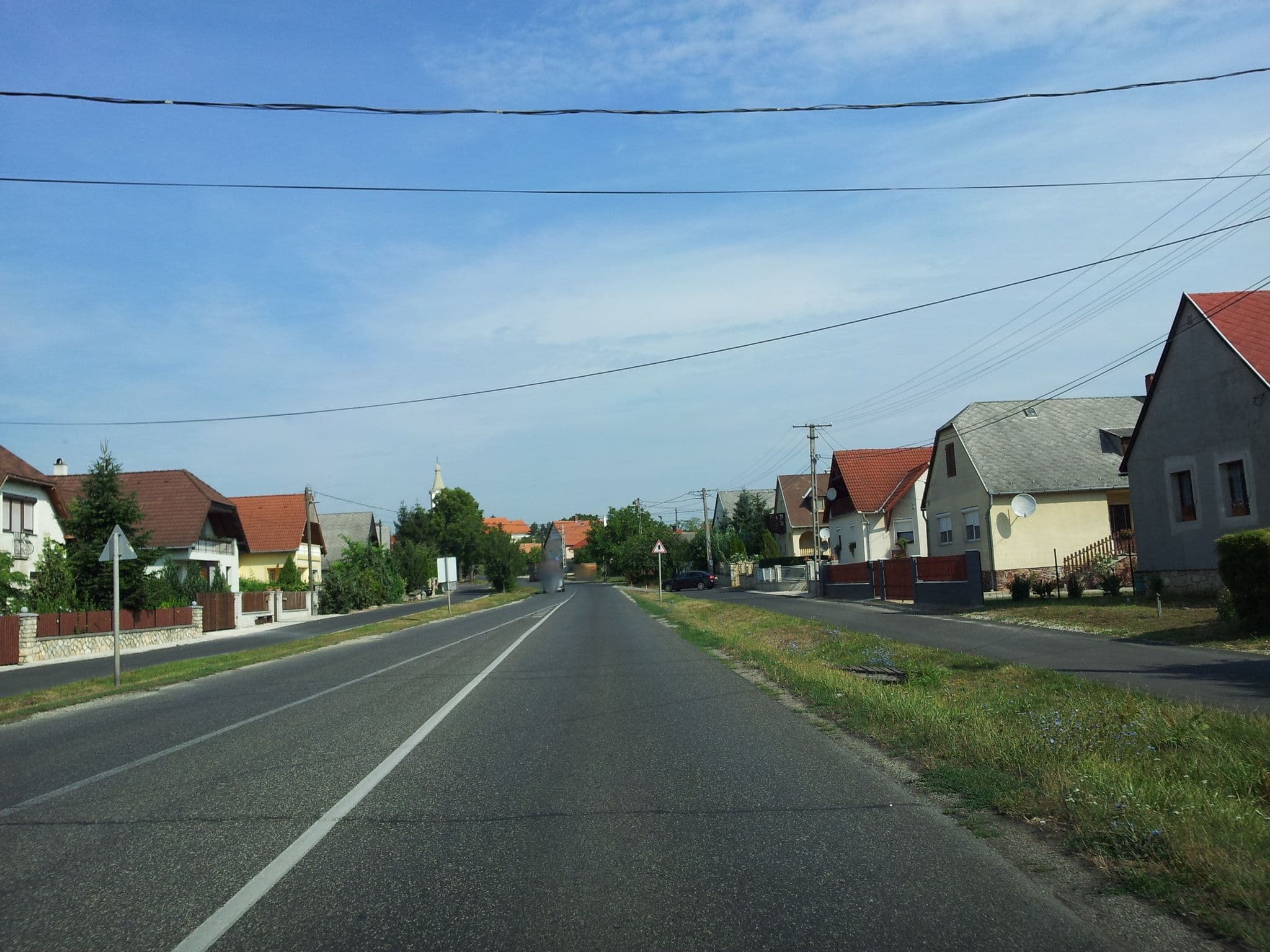 Street view near Beatrix Nyaralóház, Tapolca — © kolesajr (CC BY-SA · Mapillary)