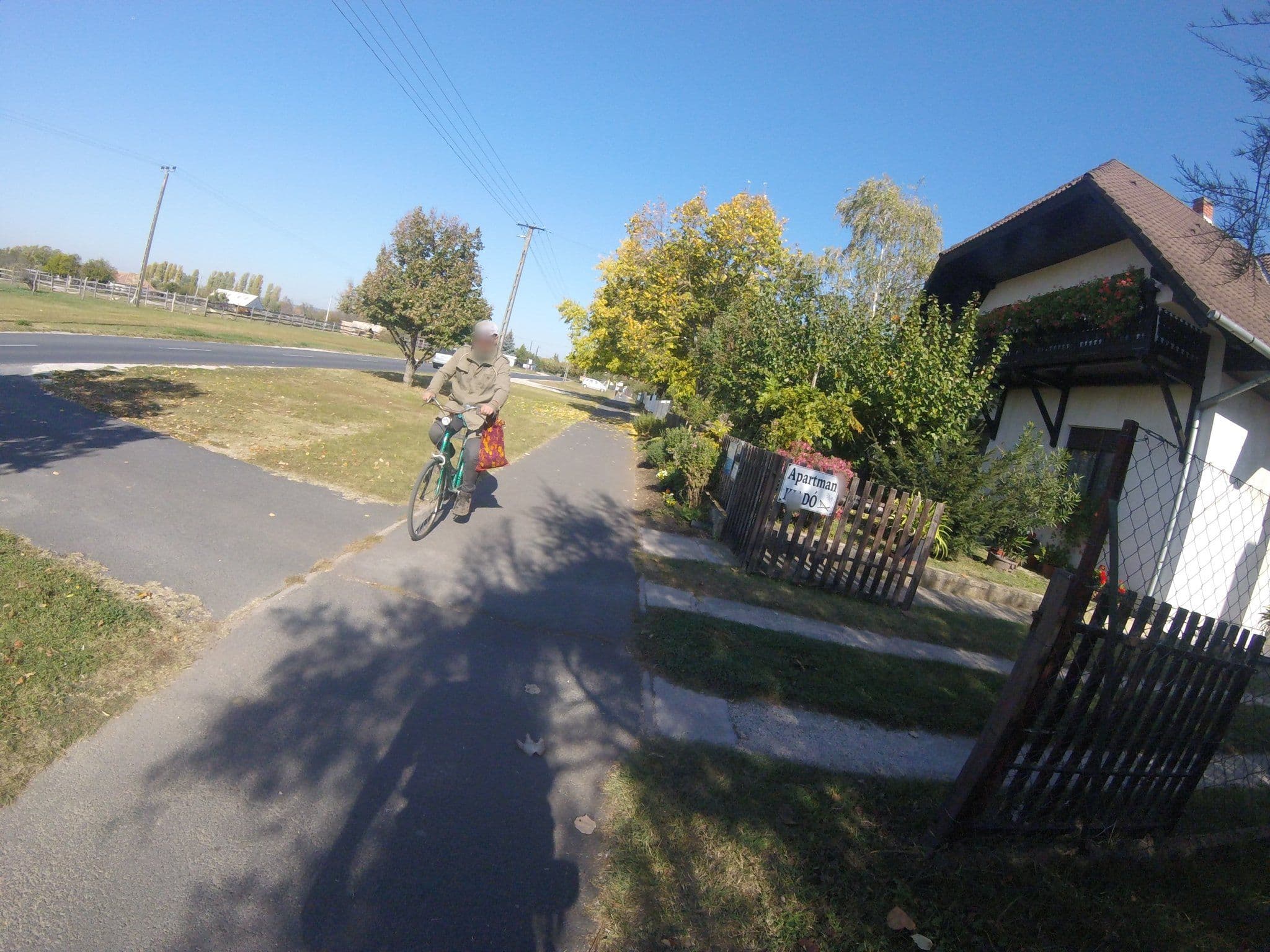 Street view near Piroska Apartman, Gyenesdiás — © utvonalfelmeresek (CC BY-SA · Mapillary)