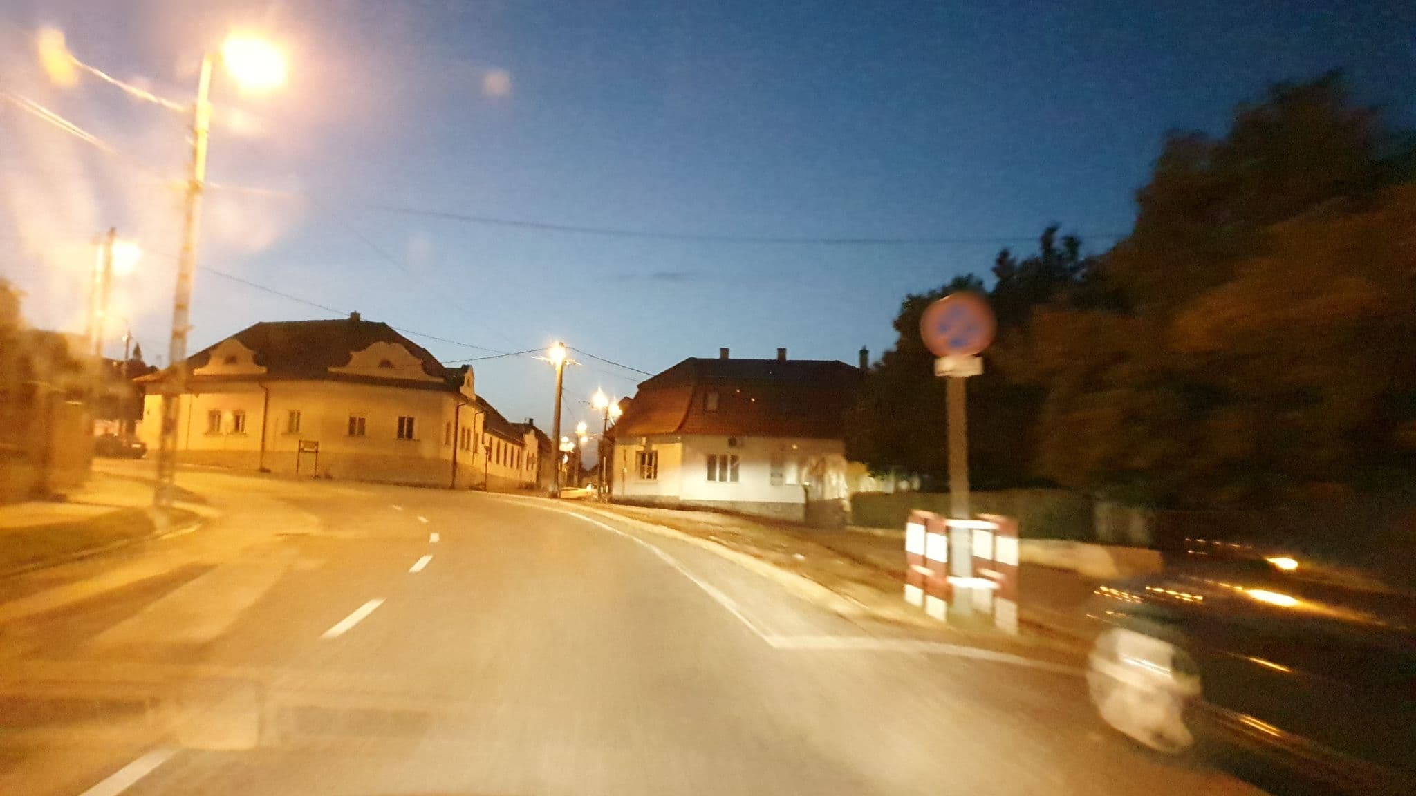 Street view near Péter Pál Fogadó, Veszprém — © kami911 (CC BY-SA · Mapillary)
