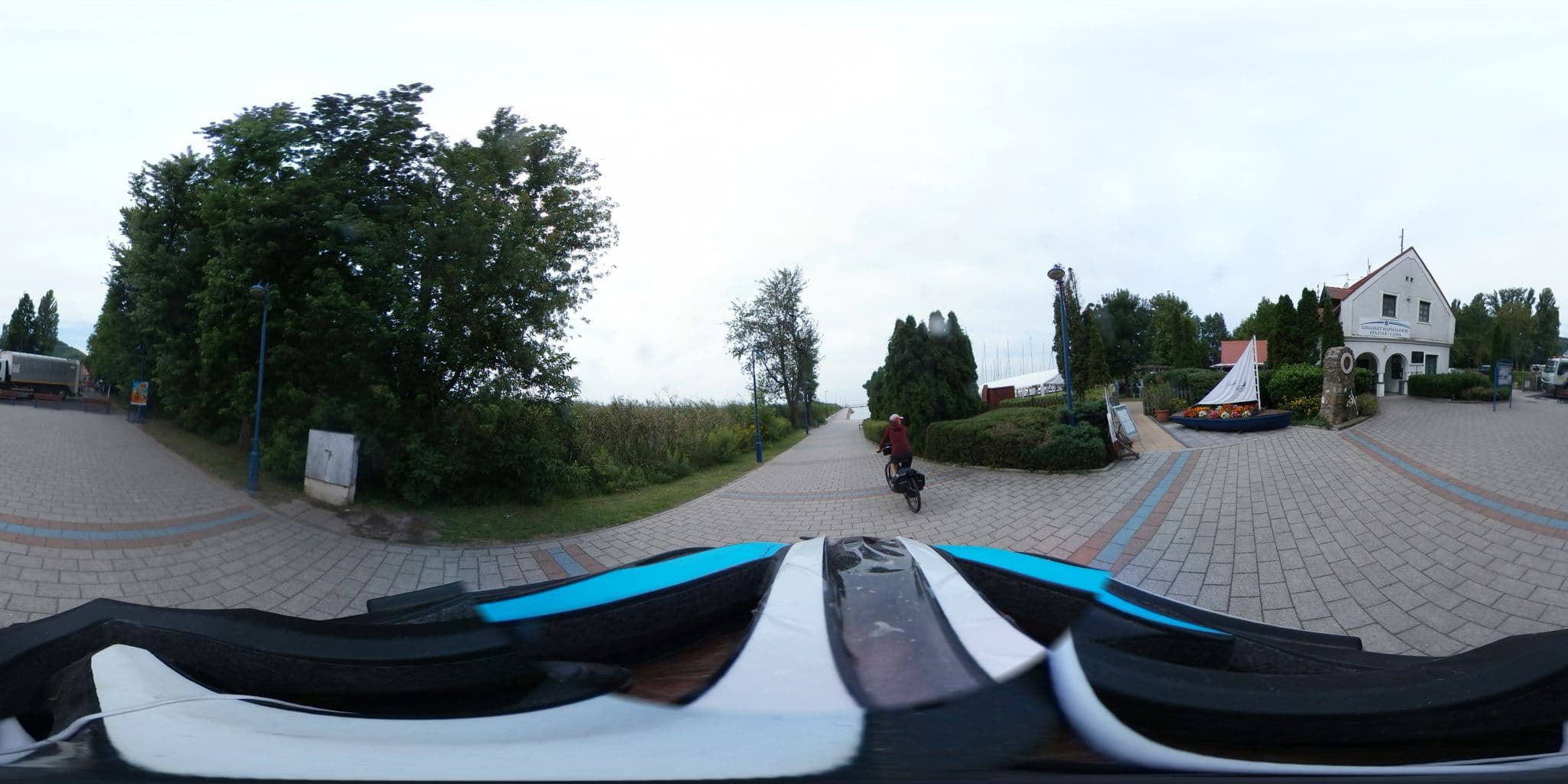 Street view near Szigliget Kikötő Apartman, Badacsonytomaj — © tamas (CC BY-SA · Mapillary)