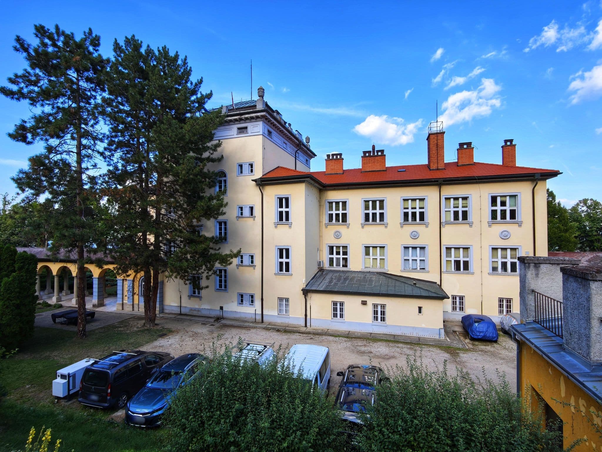 Street view near Hotel Kastely & Park, Tihany — © km2bp (CC BY-SA · Mapillary)