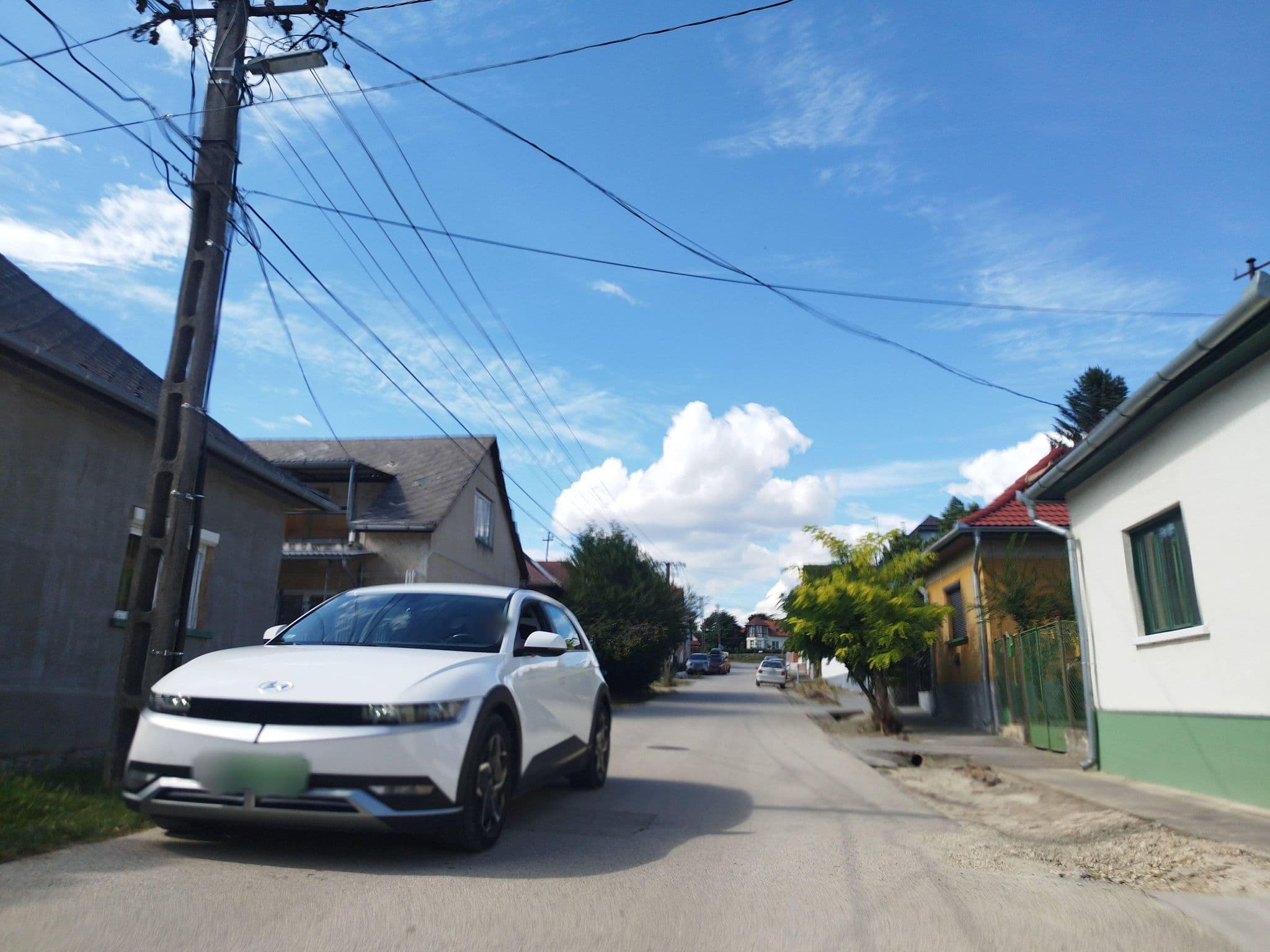 Street view near Zrínyi 11 Apartments, Balatonkenese — © grozsa11 (CC BY-SA · Mapillary)