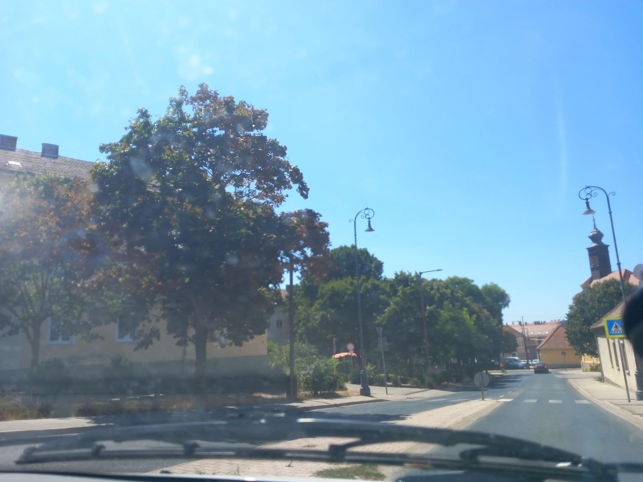 Street view near Kaboca Hun Étterem és Fogadó, Esztergom — © grozsa11 (CC BY-SA · Mapillary)