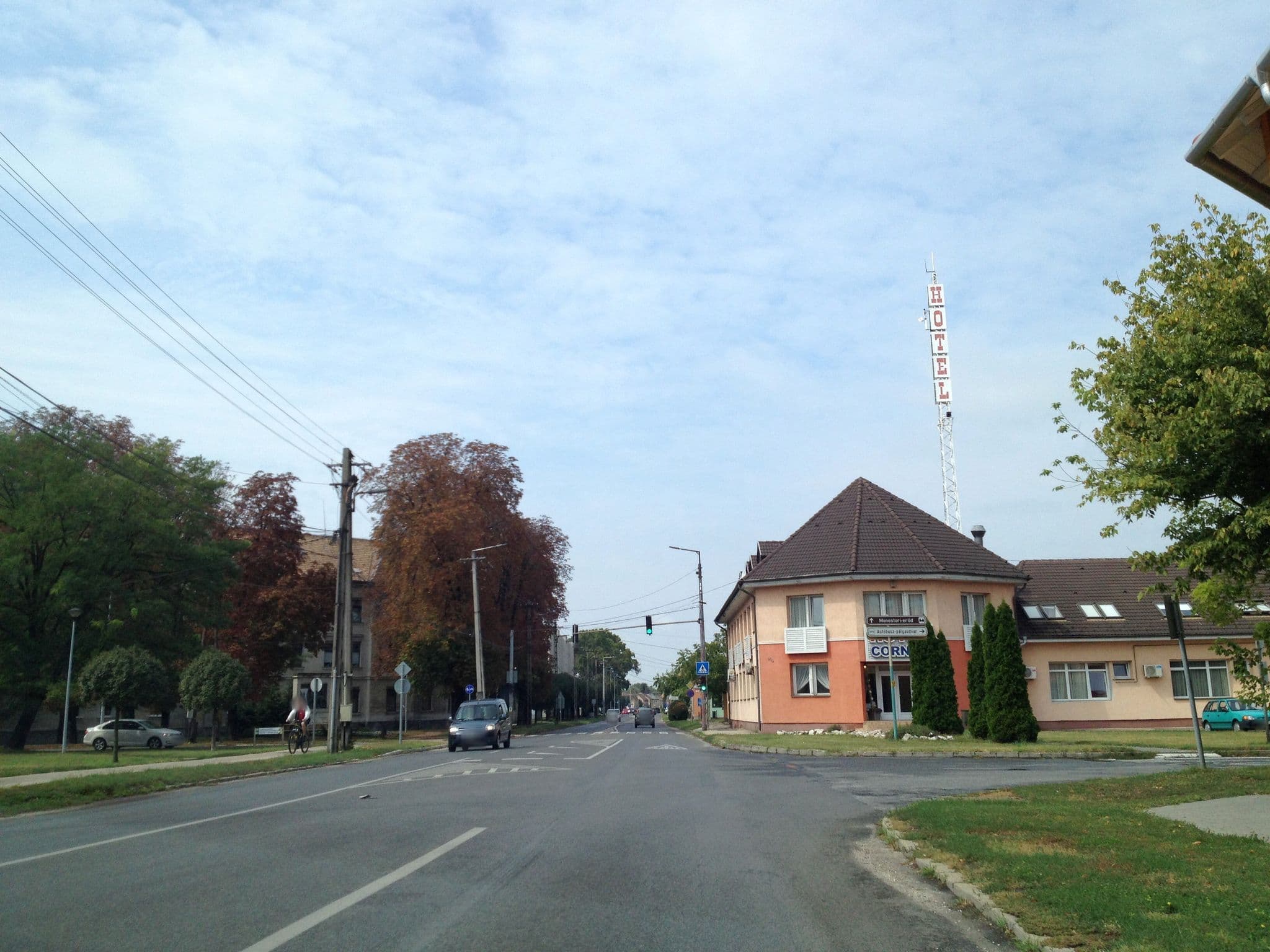 Street view near Aranytál Étterem Komárom, Komárom — © istefanos (CC BY-SA · Mapillary)