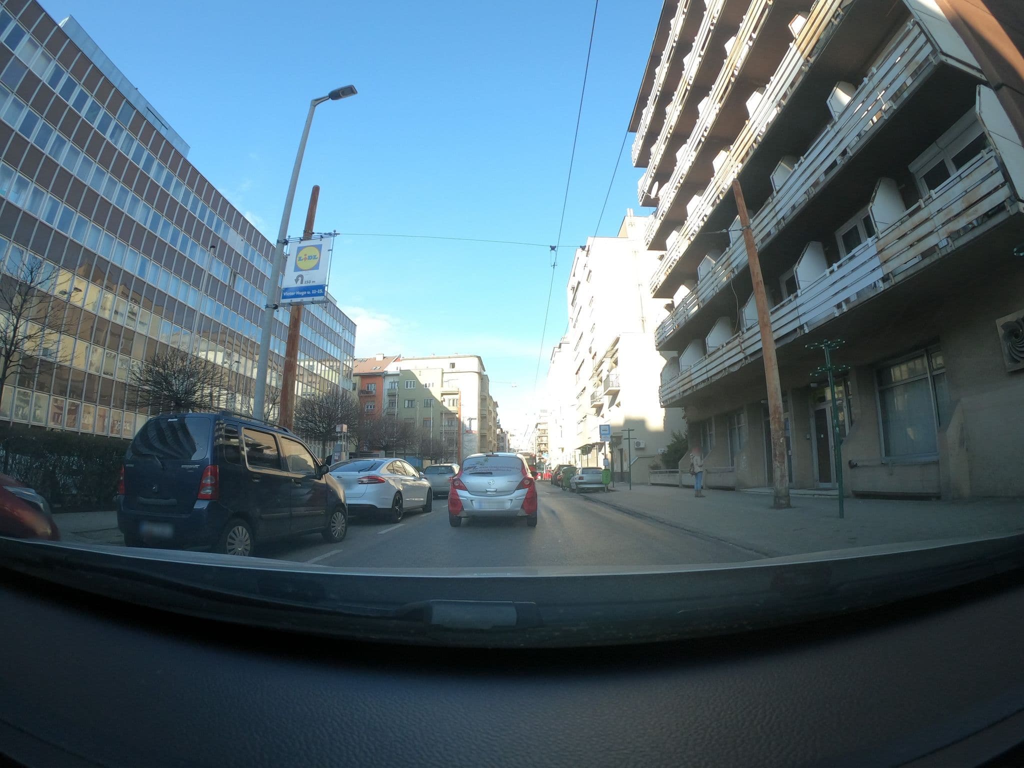 Street view near Young Center, Újlipótváros — © vst (CC BY-SA · Mapillary)