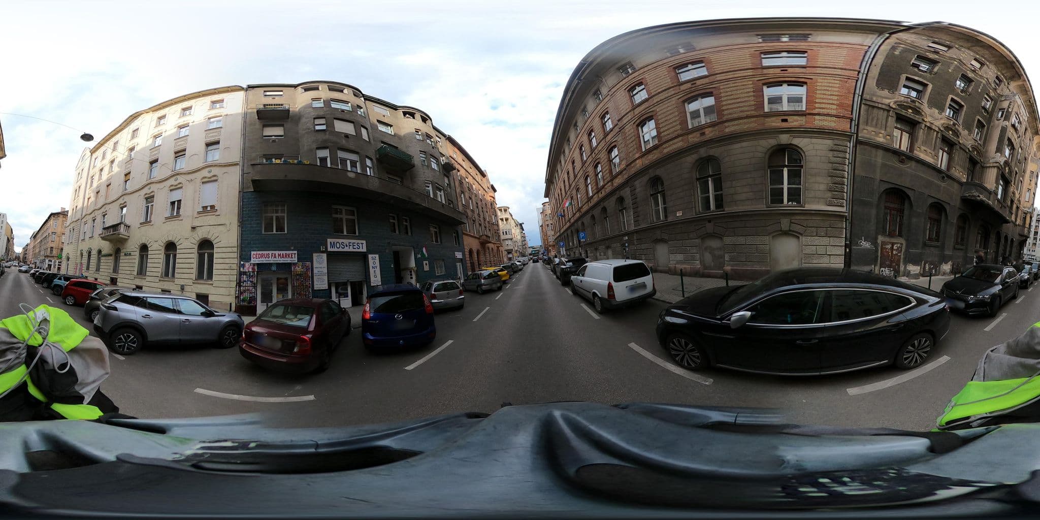 Street view near Perfect Home, Újlipótváros — © grozsa11 (CC BY-SA · Mapillary)