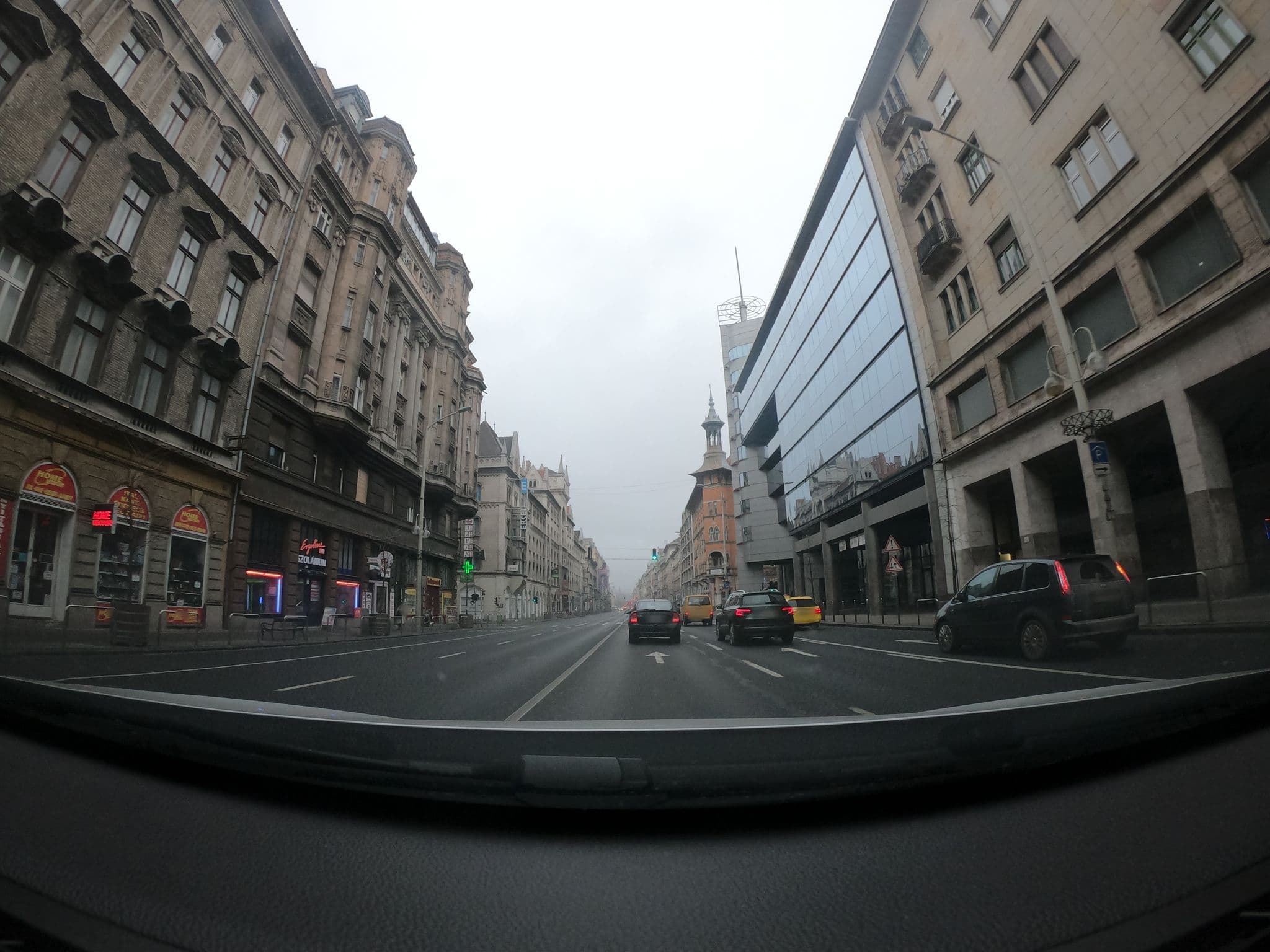 Street view near Hostel de Luxe, Népszínháznegyed — © vst (CC BY-SA · Mapillary)