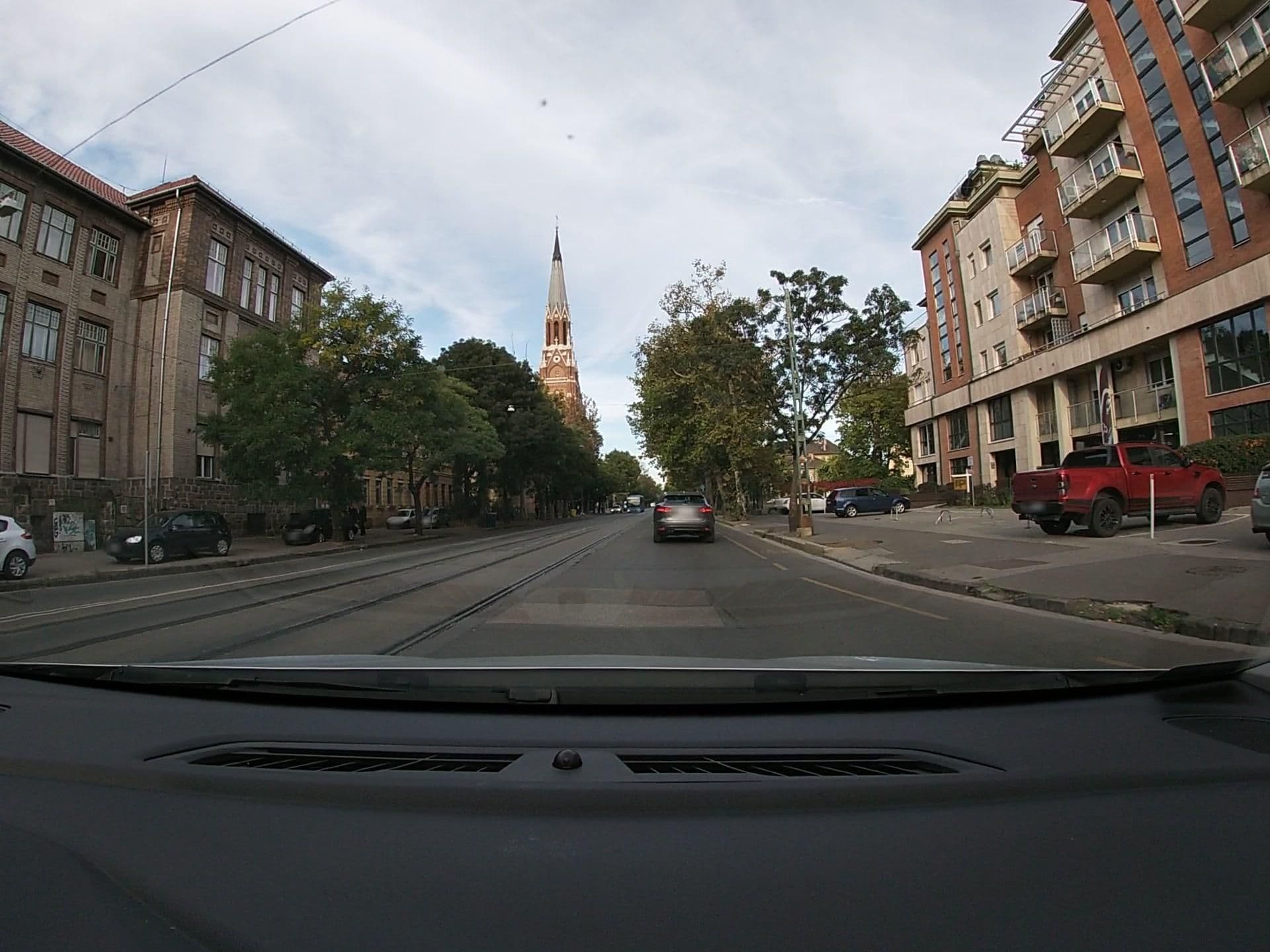 Street view near Beczúr Hotel, Istvánmező — © vst (CC BY-SA · Mapillary)
