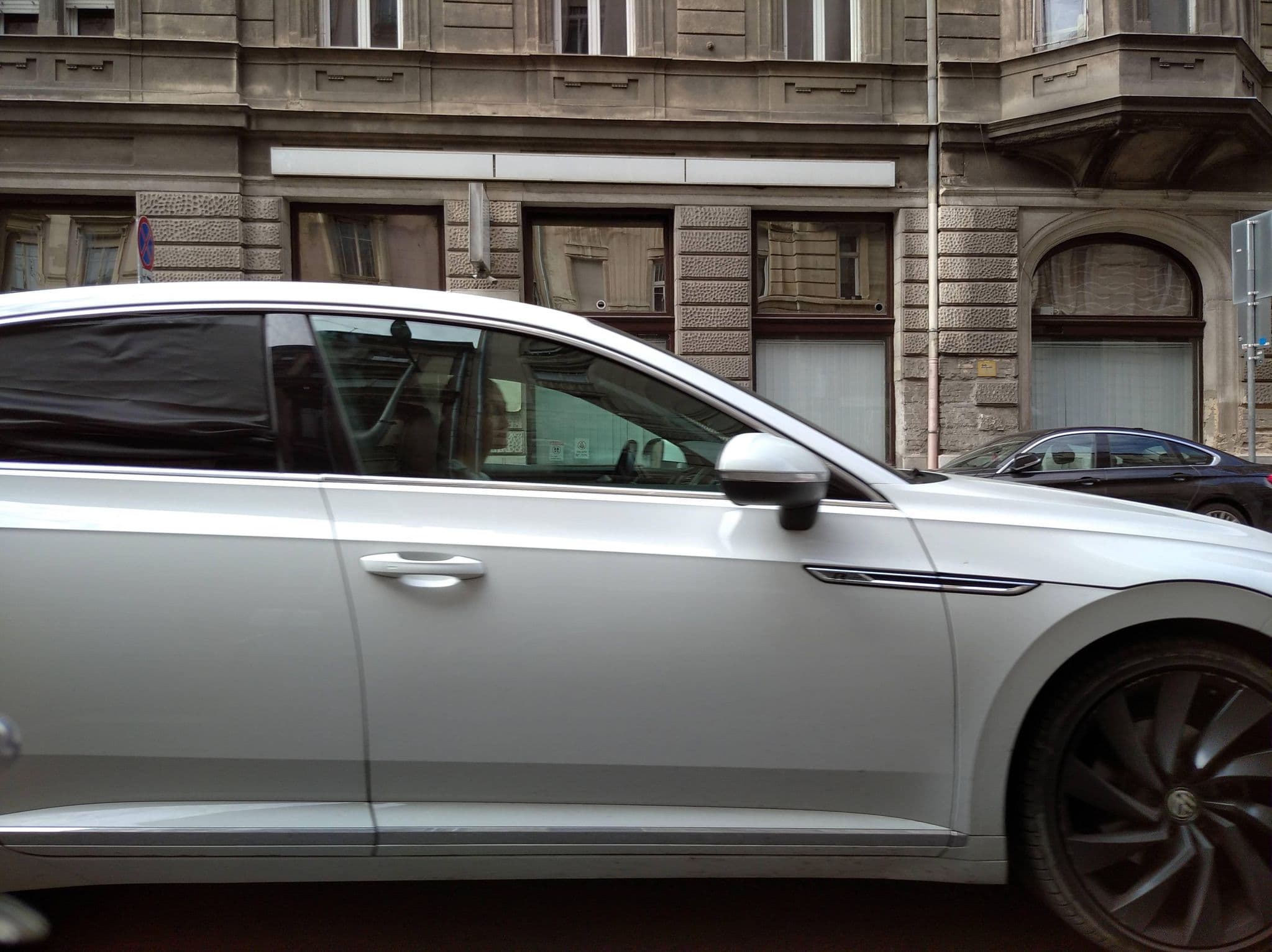 Street view near Italian Kalvin Residence, Belső-Ferencváros — © grozsa11 (CC BY-SA · Mapillary)