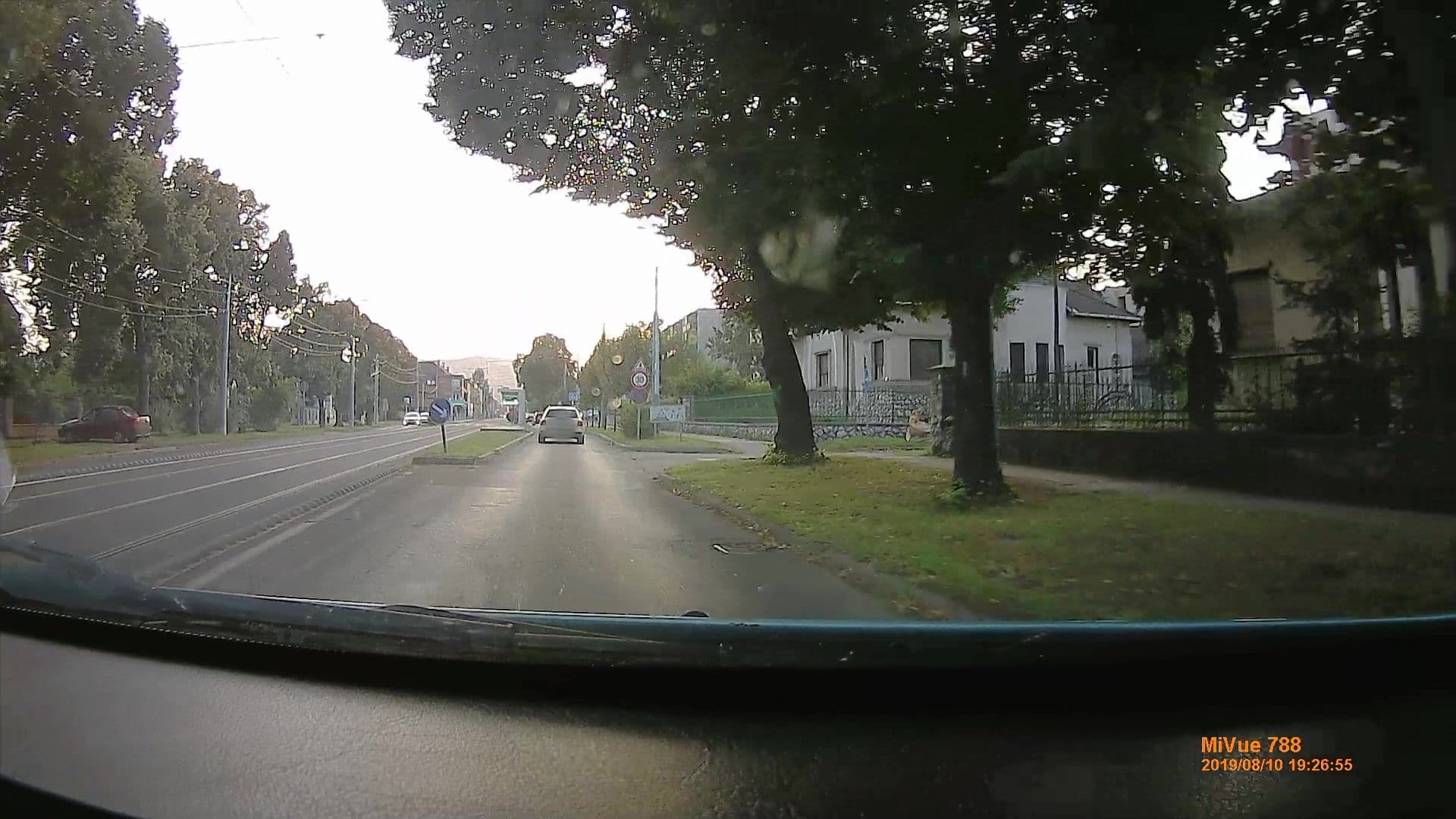 Street view near Oázis Kocsma, Pub, Miskolc — © geox123 (CC BY-SA · Mapillary)