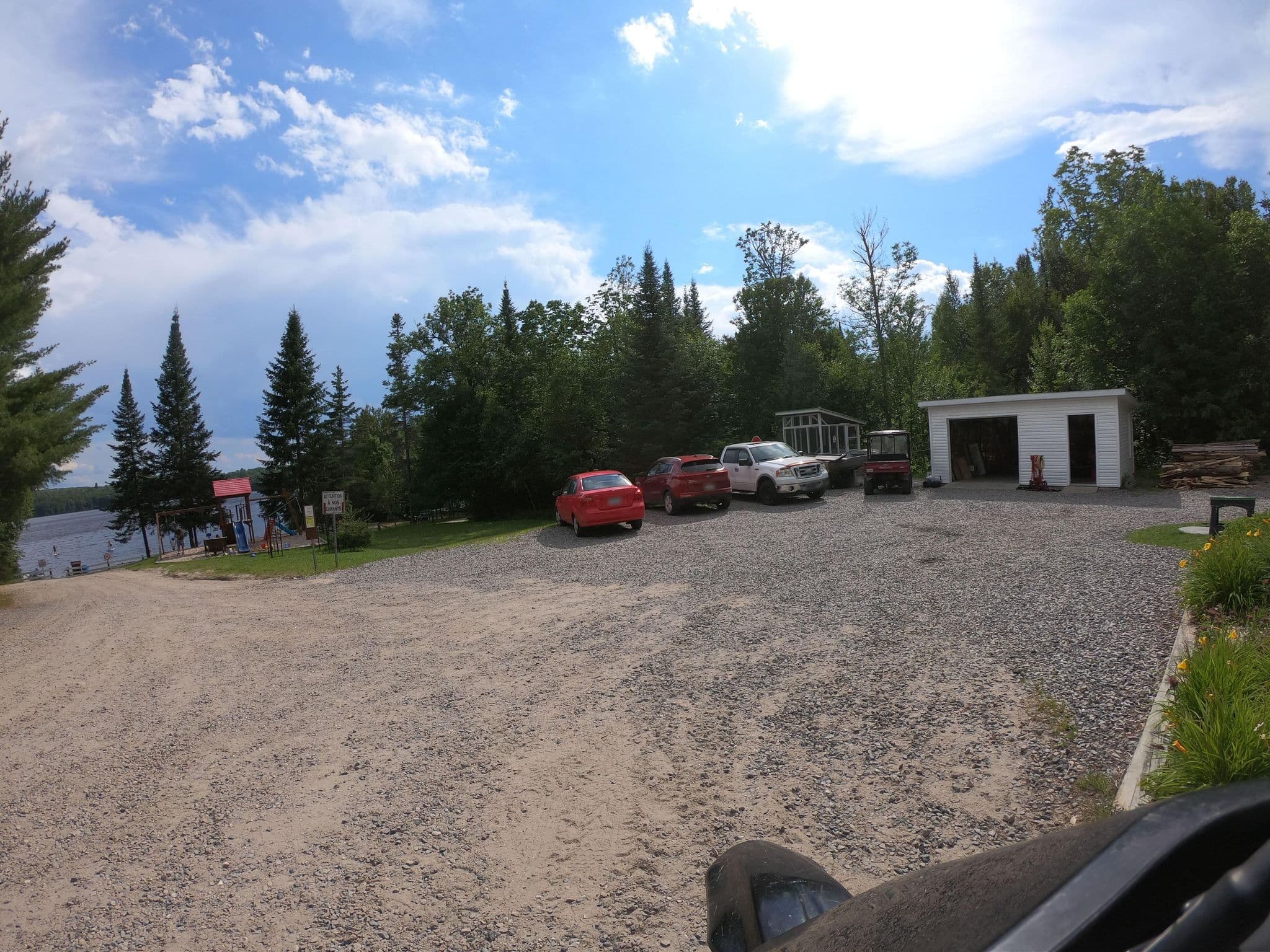 Street view near Pourvoirie et camping Pimodan, Mont-Laurier — © paulmsg (CC BY-SA · Mapillary)