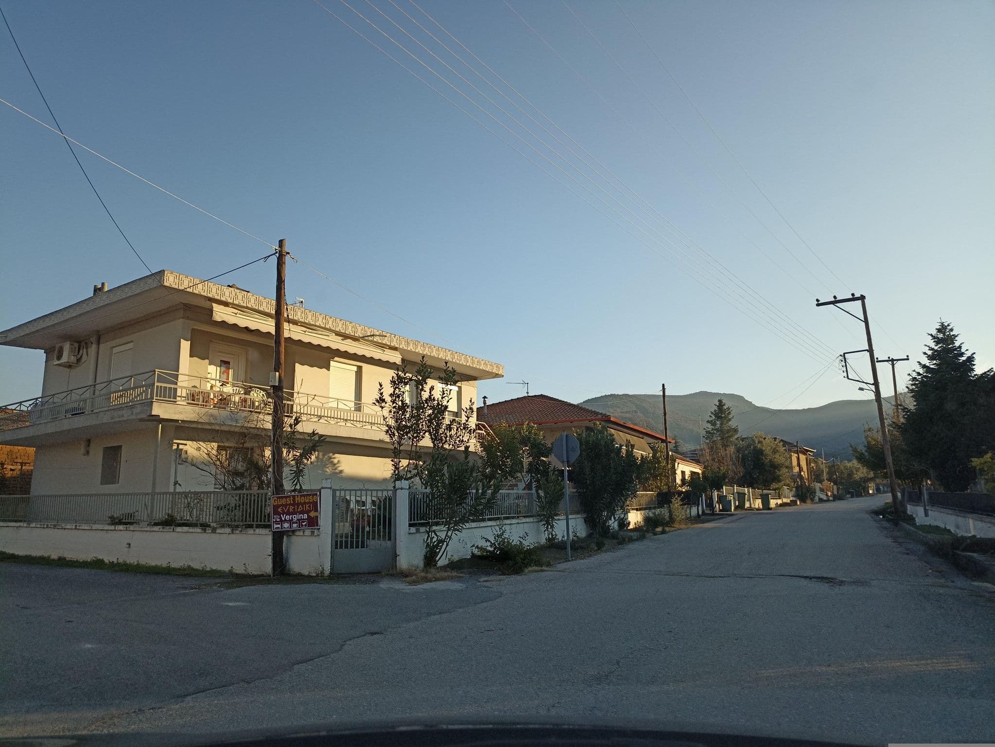 Street view near Hotel -Guest House Olympia, Vergína — © geraki (CC BY-SA · Mapillary)