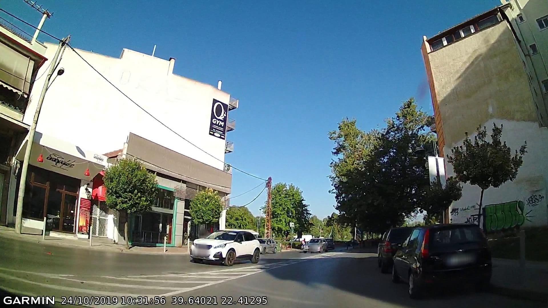 Street view near Αχίλλειον Hotel, Lárisa — © pppetros (CC BY-SA · Mapillary)
