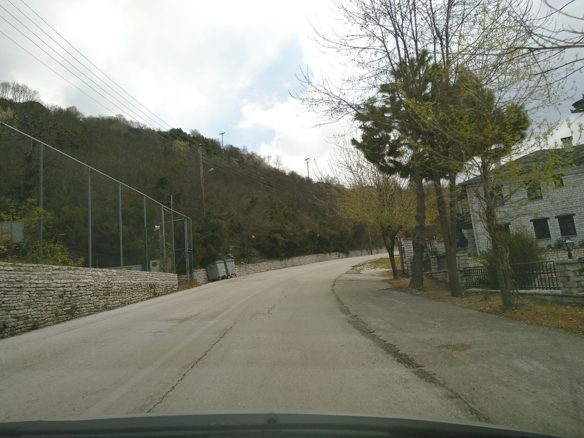 Street view near Πρίμουλα Ξενώνες, Zagorochória — © mortis (CC BY-SA · Mapillary)