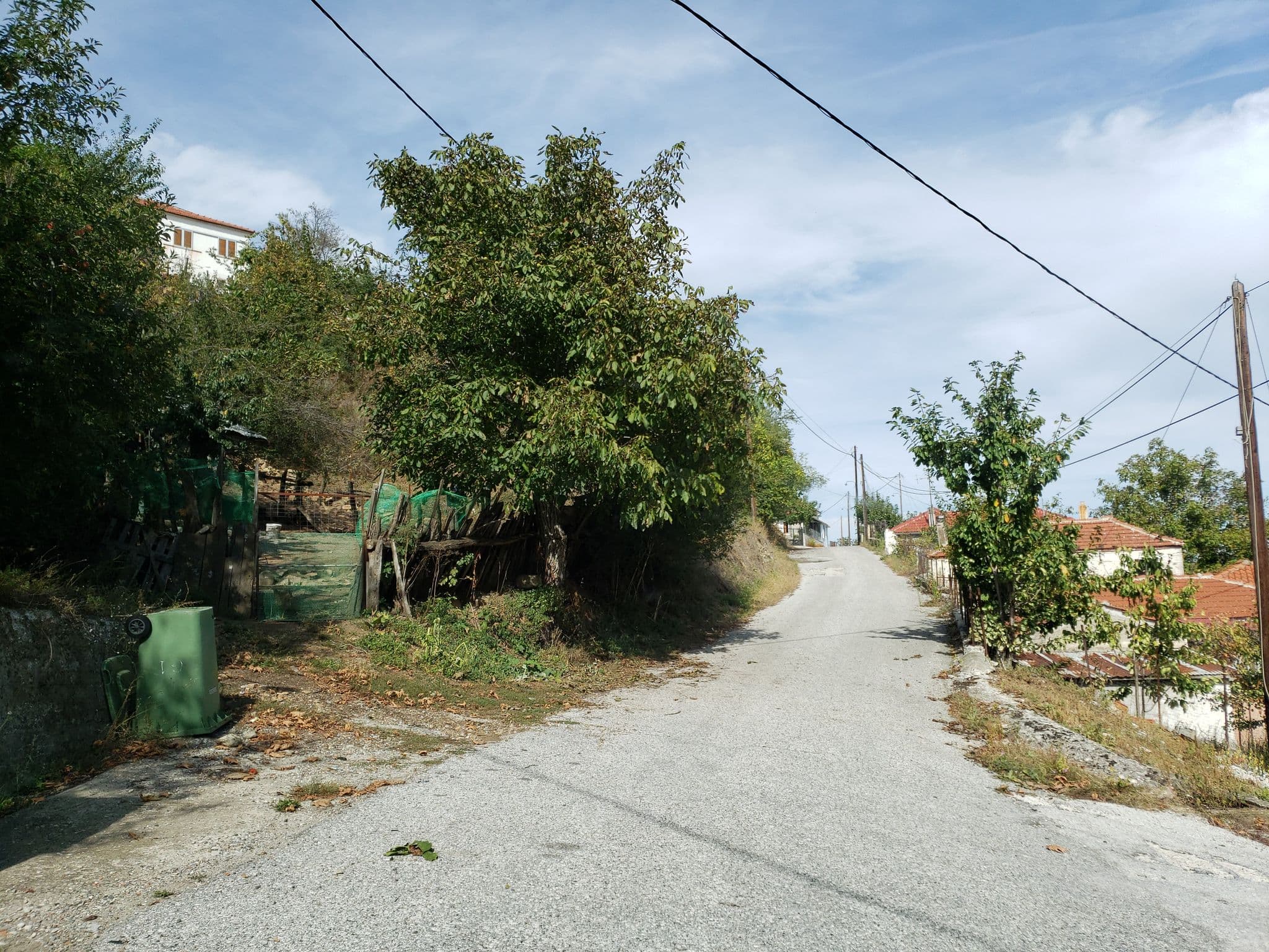 Street view near Σπίτι των Ανέμων, Kastráki — © muthu (CC BY-SA · Mapillary)