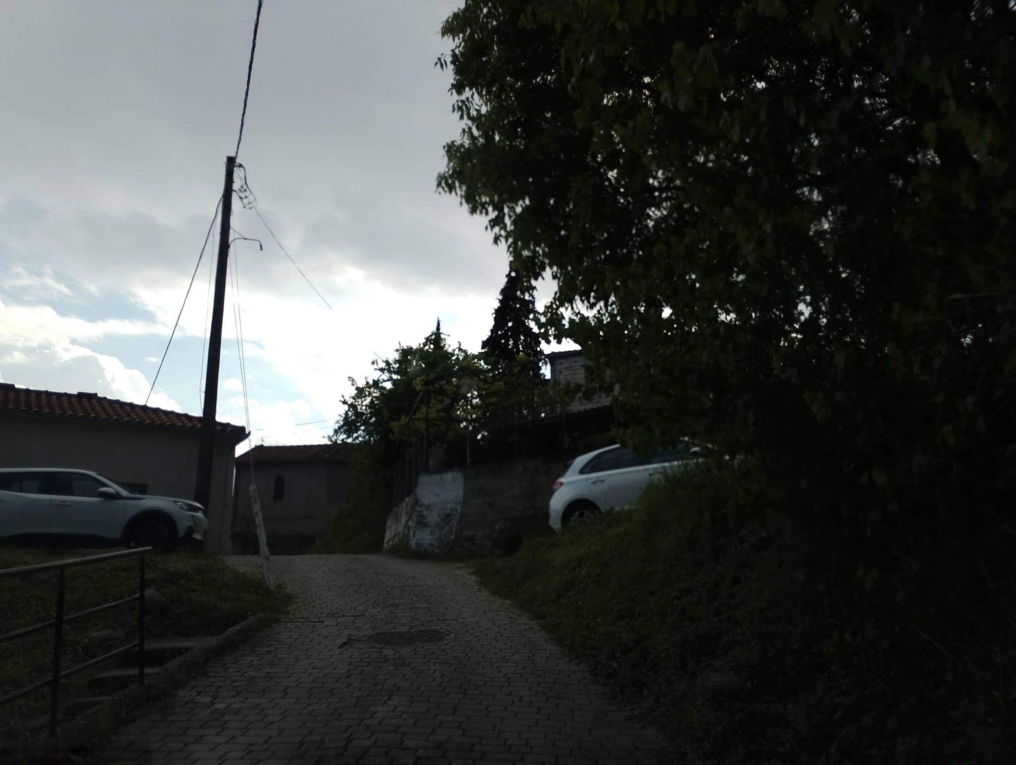 Street view near Little Stone Cottage, Kalampáka — © George_210 (CC BY-SA · Mapillary)