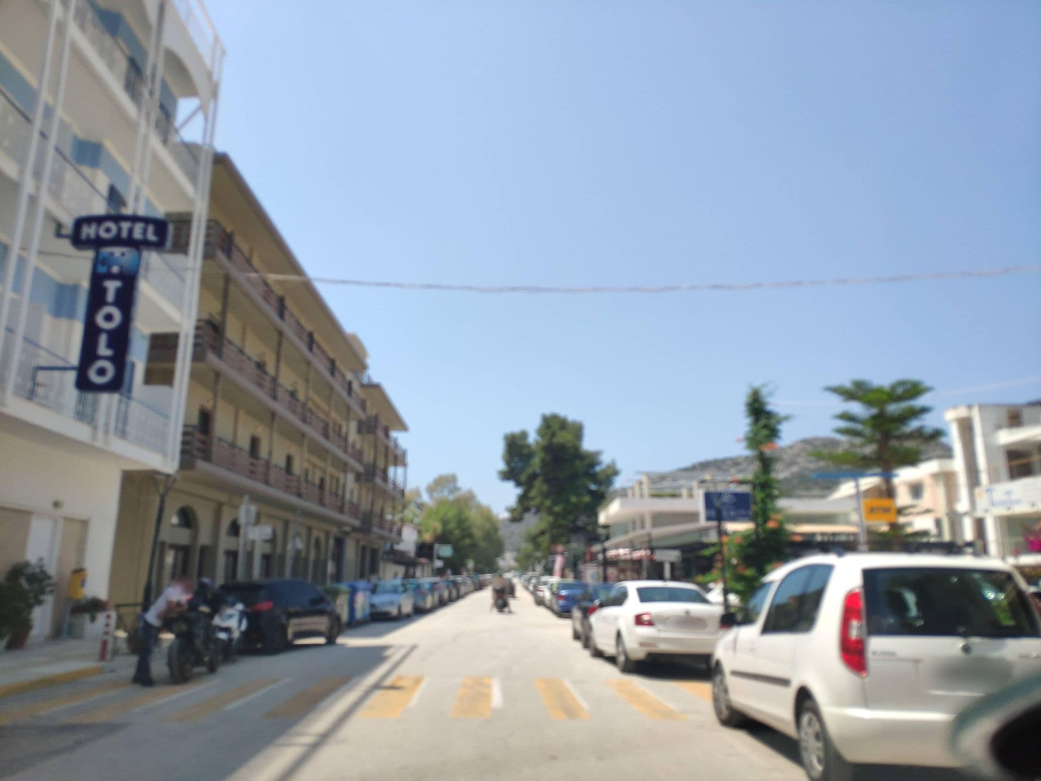 Street view near Tolo Hotels, Tolón — © pppetros (CC BY-SA · Mapillary)